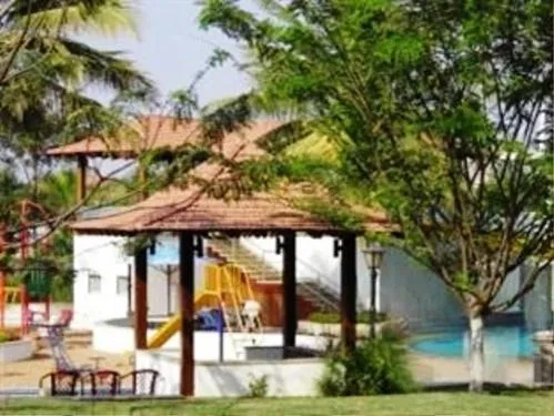 Day in Palm Meadows Resort