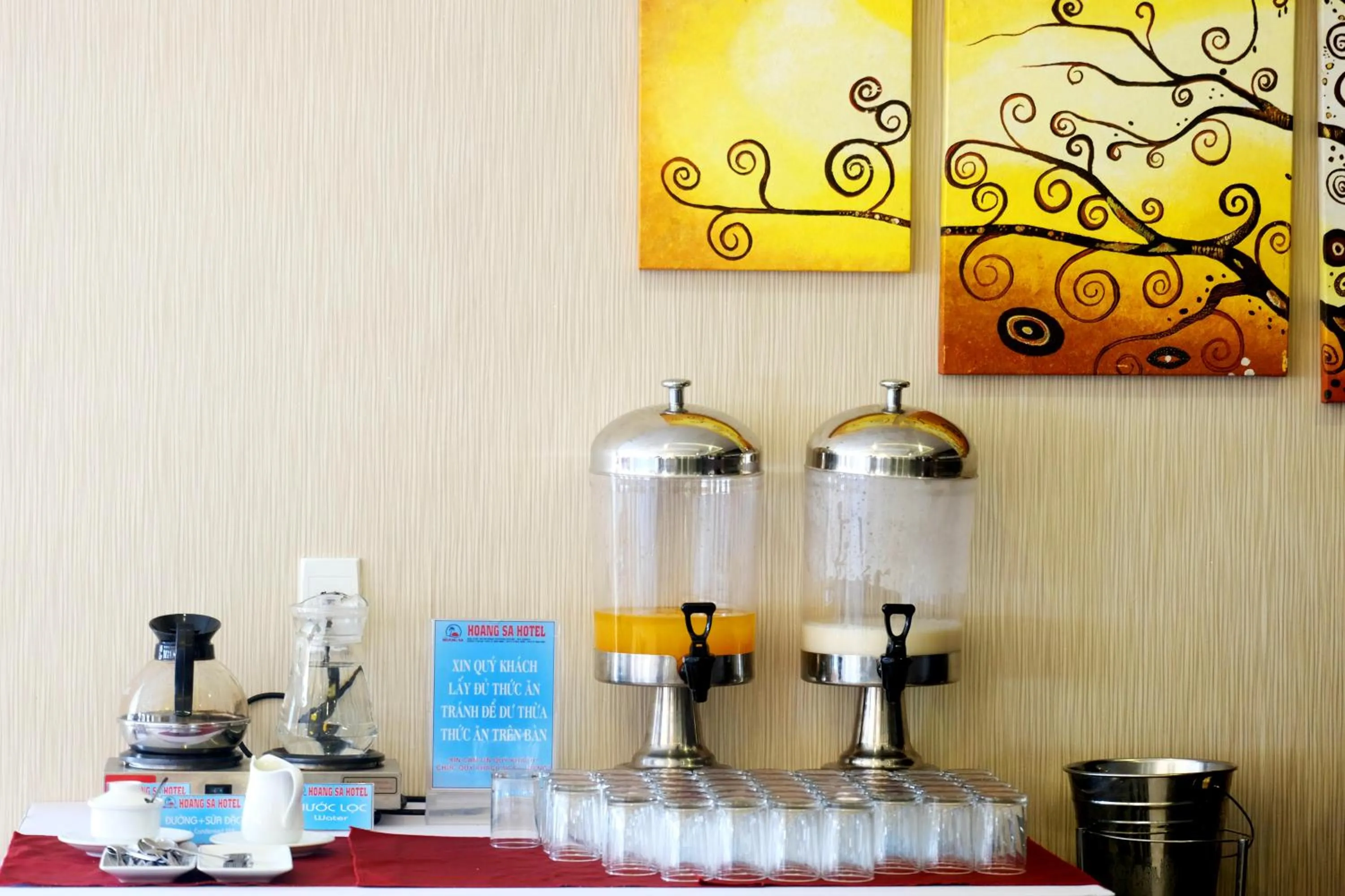 Restaurant/places to eat in Hoang Sa Hotel