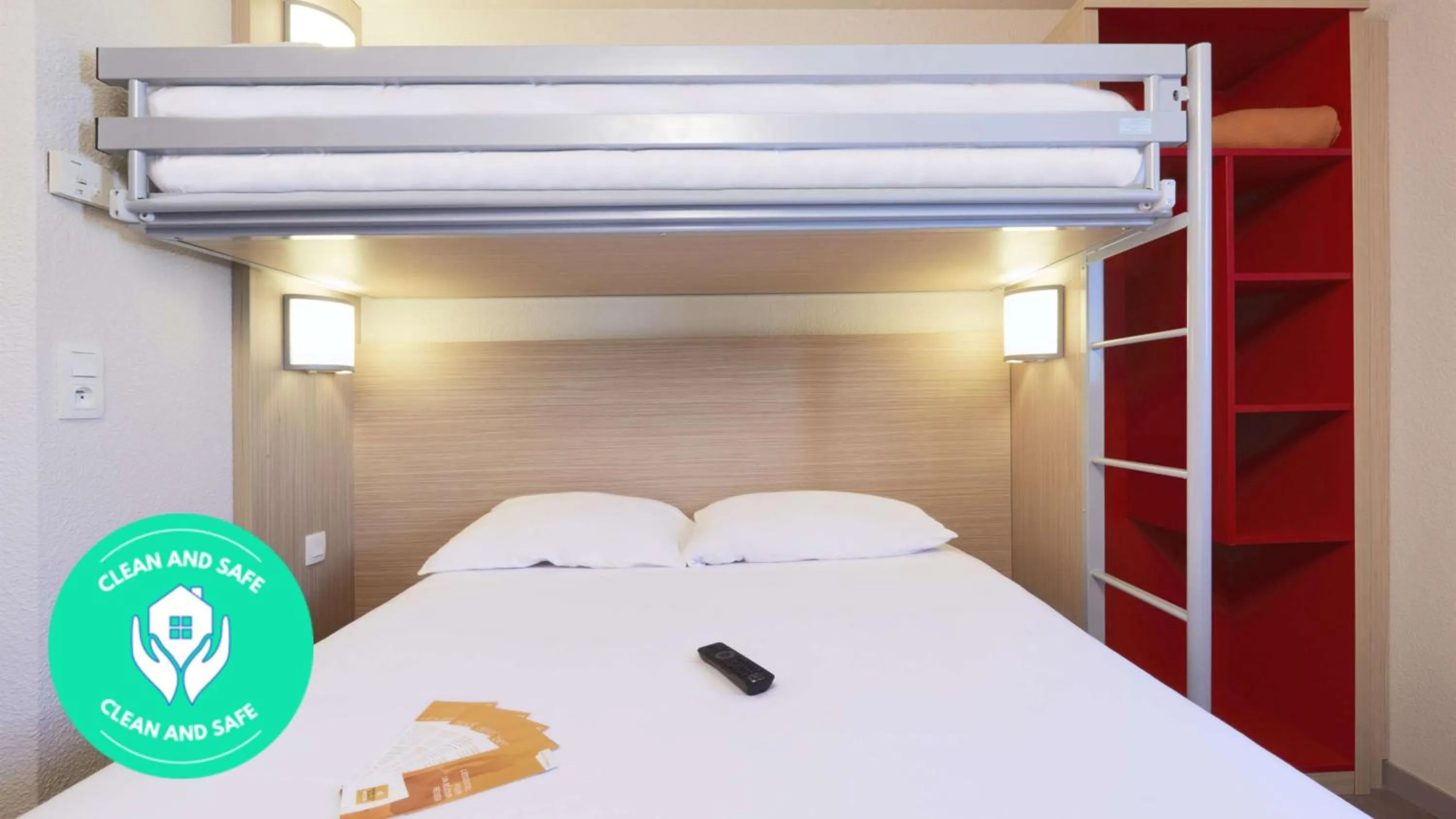 Shower, Bed in Première Classe Chalon Sur Saône