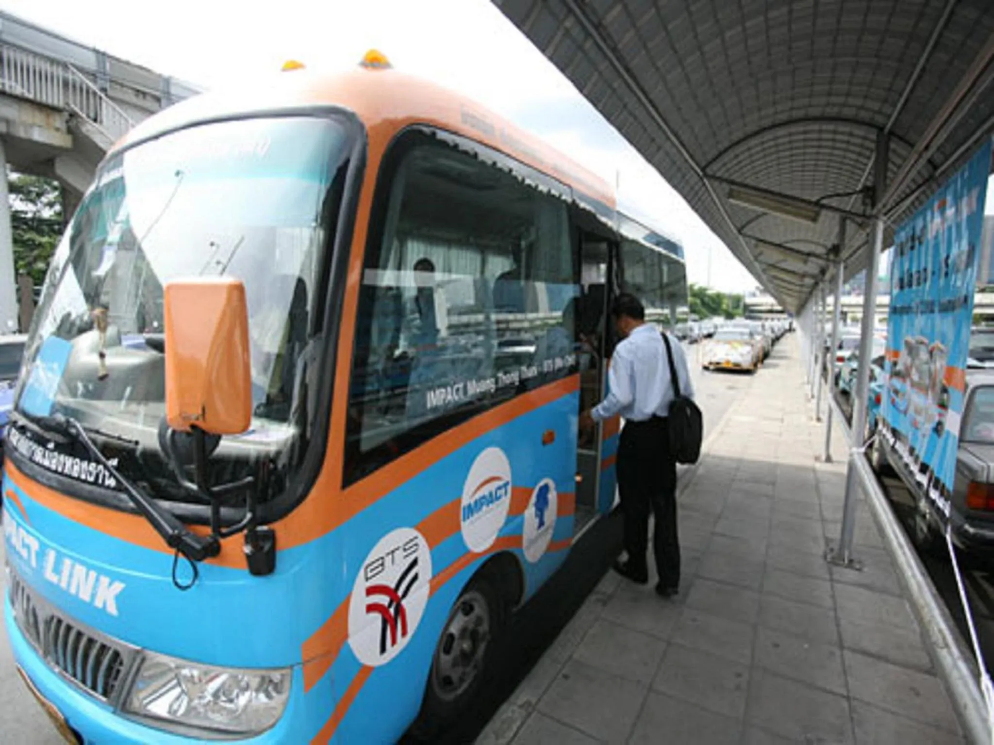 Day in IMPACT Muang Thong Thani Service Condominium