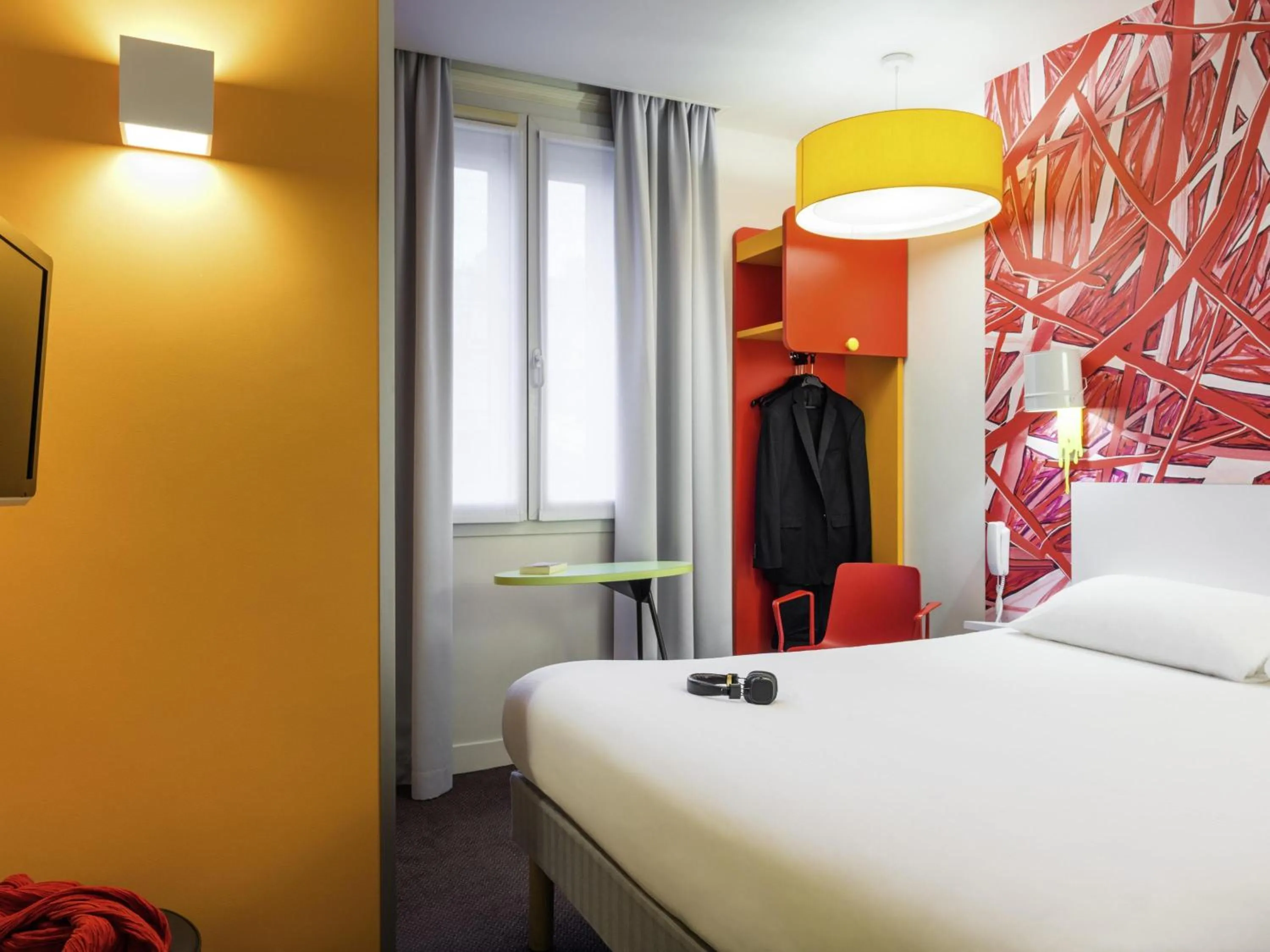 Bedroom, Bed in ibis Styles Paris La Défense Courbevoie