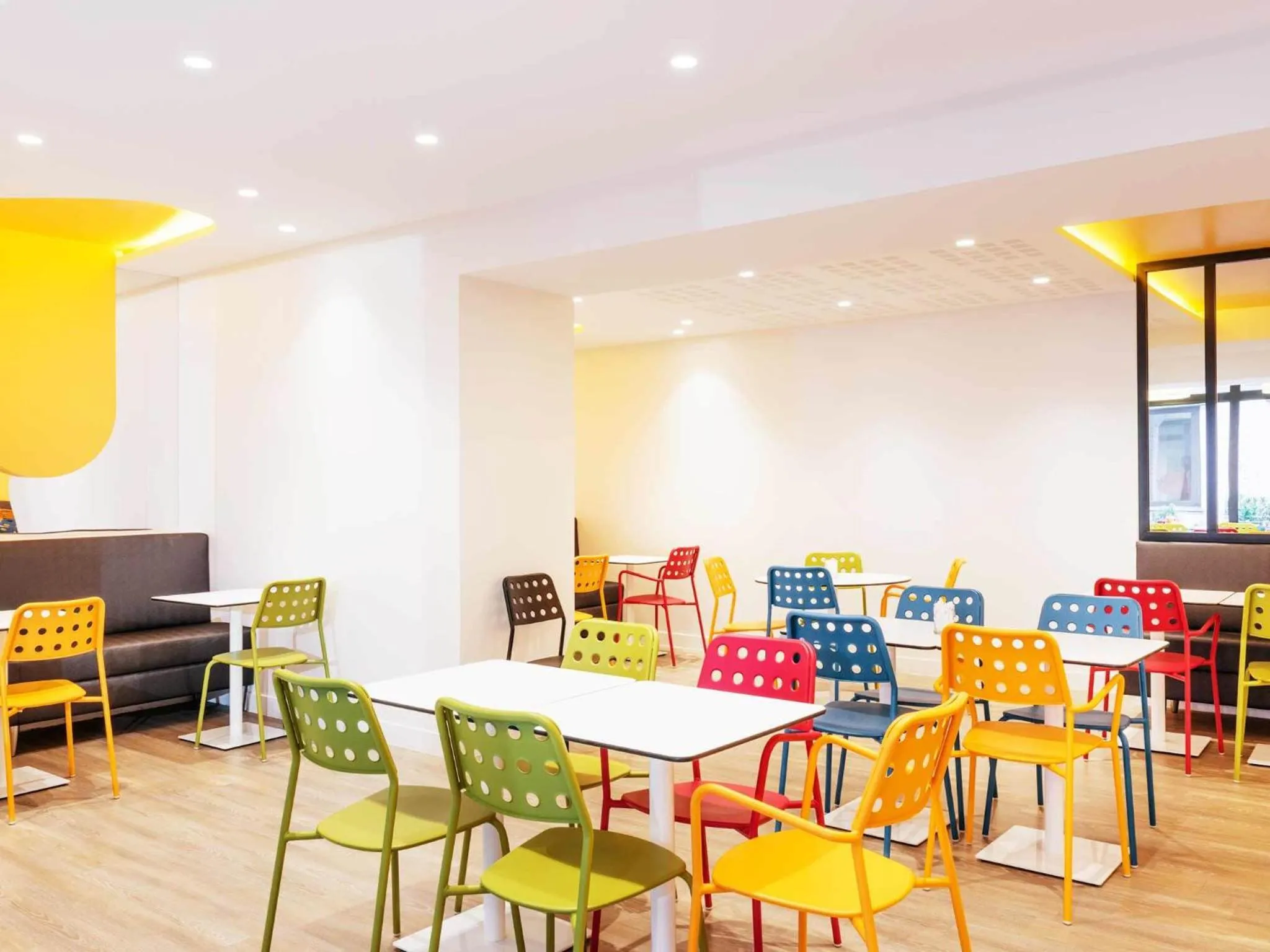 Restaurant/places to eat in ibis Styles Paris La Défense Courbevoie