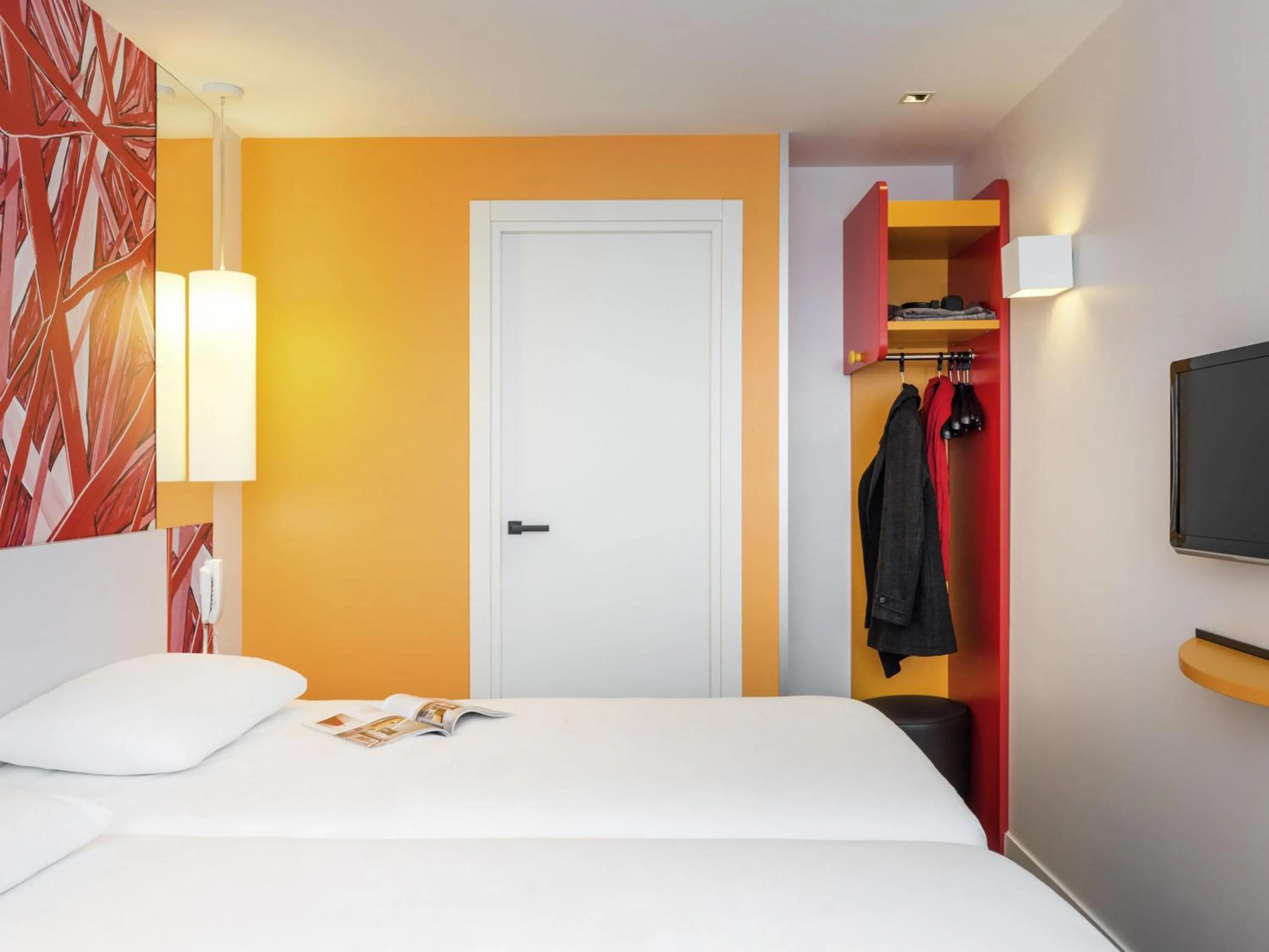 Bedroom, Bed in ibis Styles Paris La Défense Courbevoie
