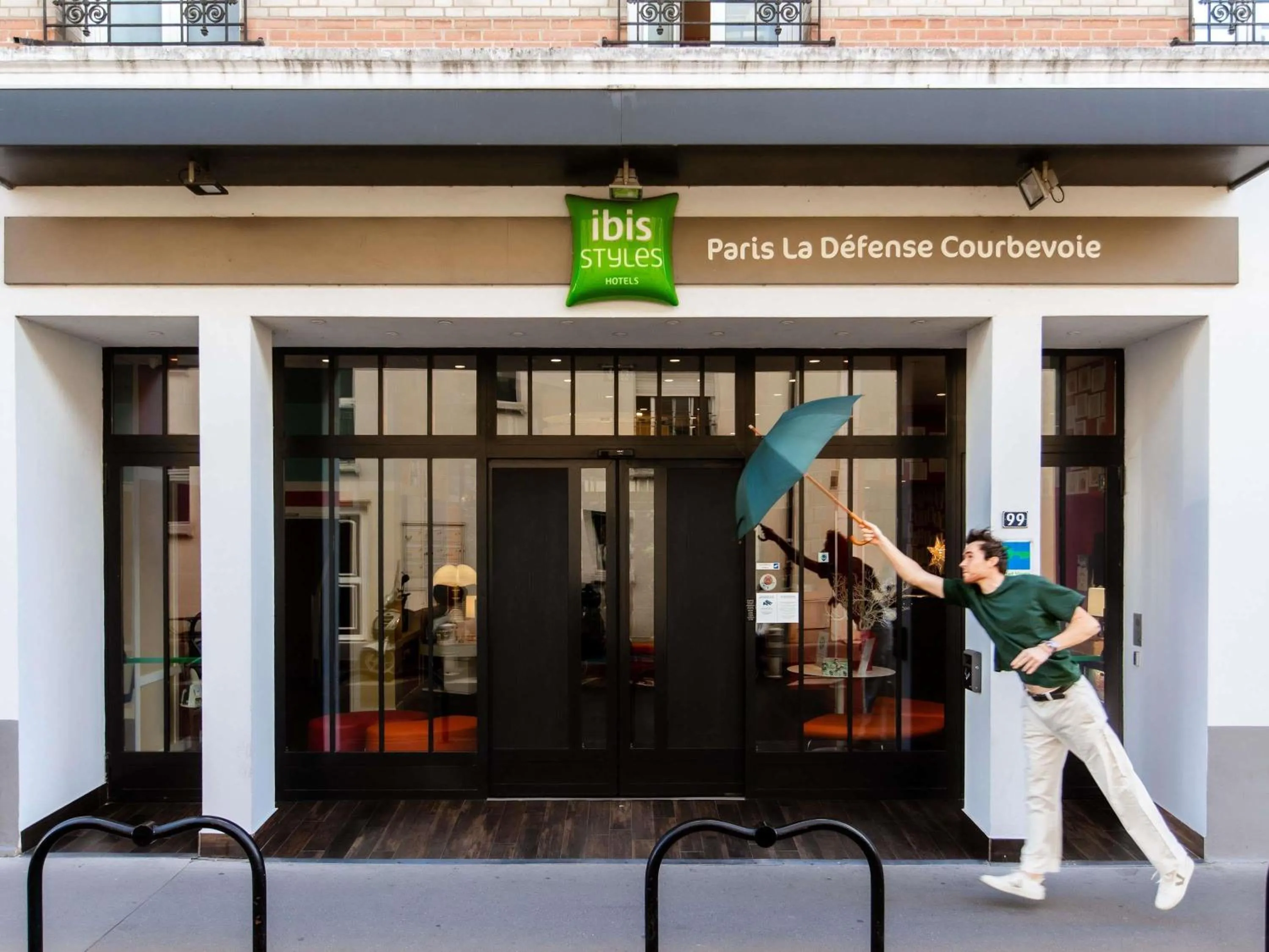 Property building in ibis Styles Paris La Défense Courbevoie