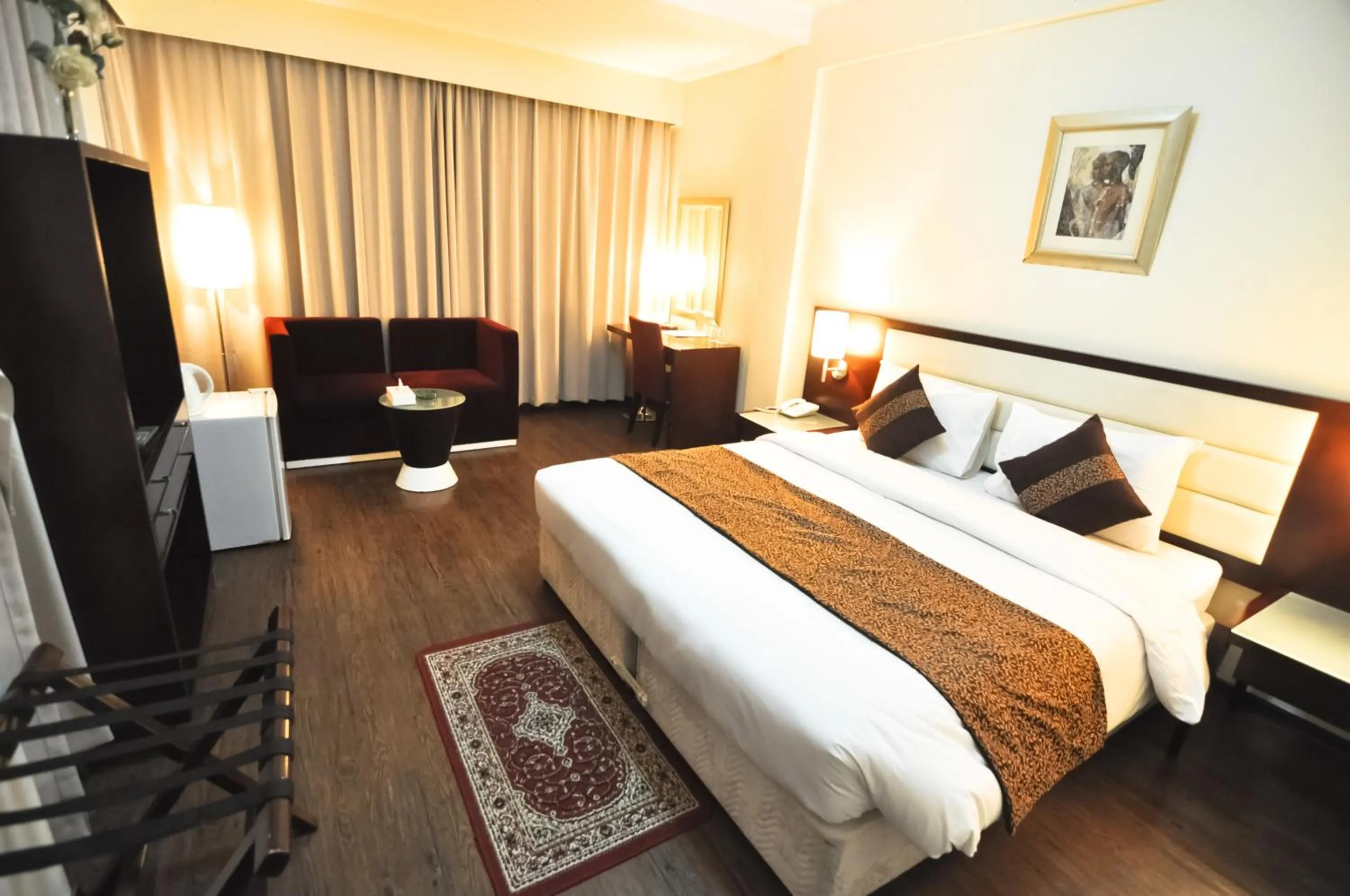 Bedroom, Bed in Phoenicia Grand Hotel