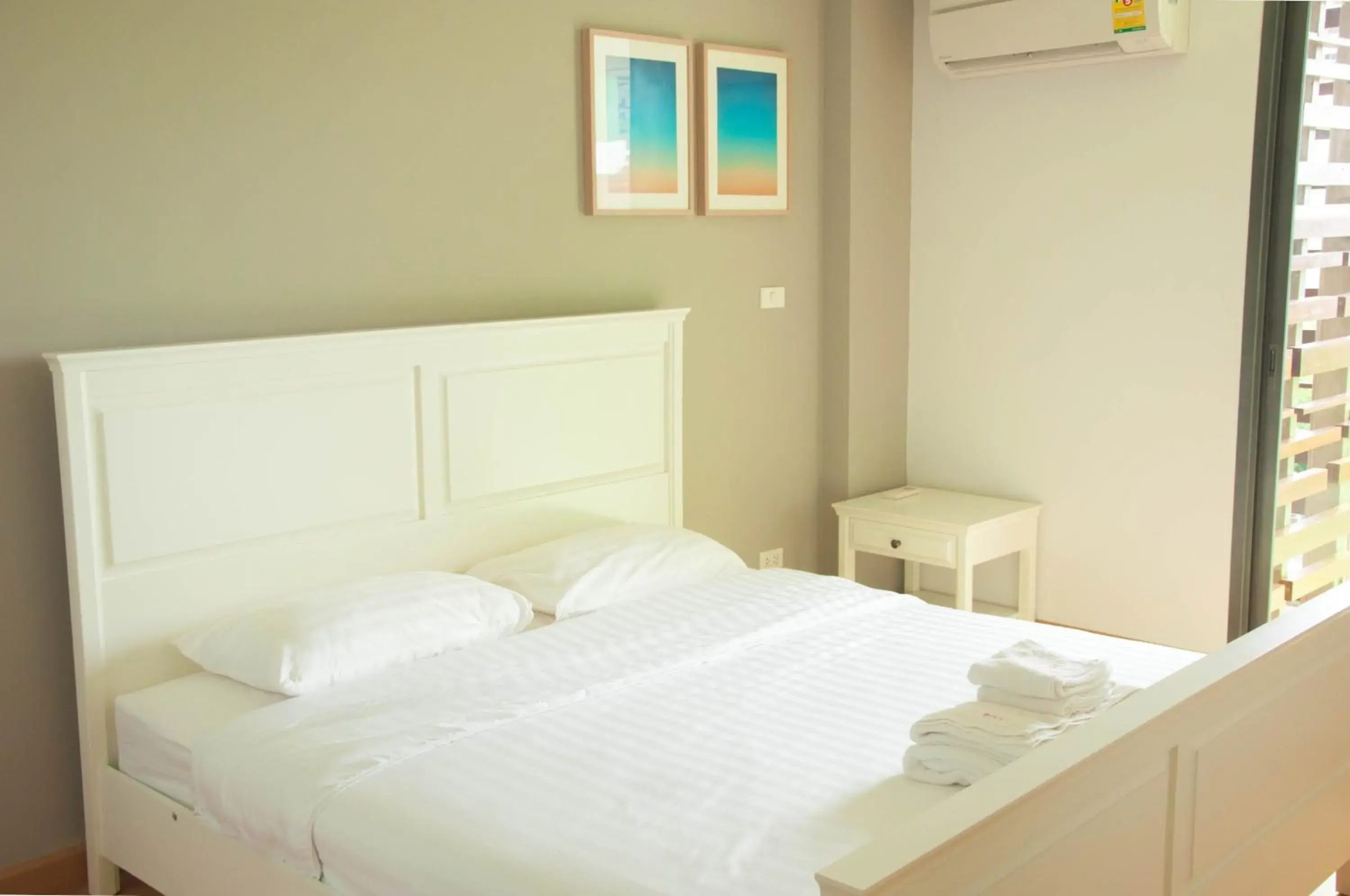 One-Bedroom Apartment with Pool View Partial in Rocco Hua Hin Beach Seaview One-Bedroom Apartment with Pool View Partial in Rocco Hua Hin Beach Seaview