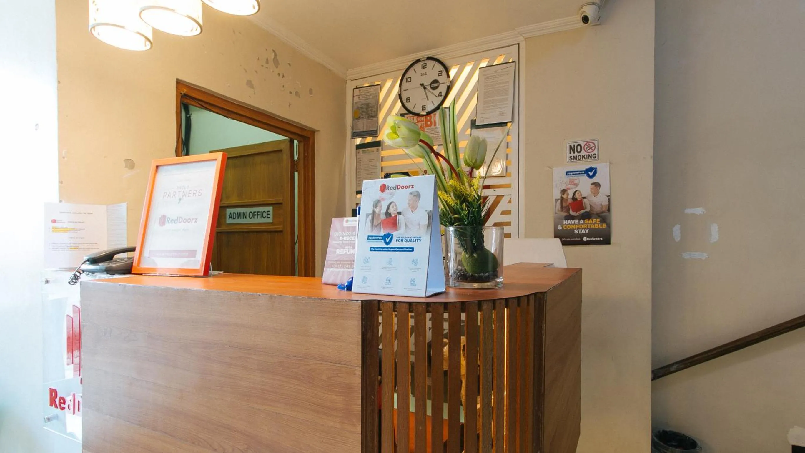 Lobby or reception, Lobby/Reception in RedDoorz near C5 Kalayaan Avenue Makati
