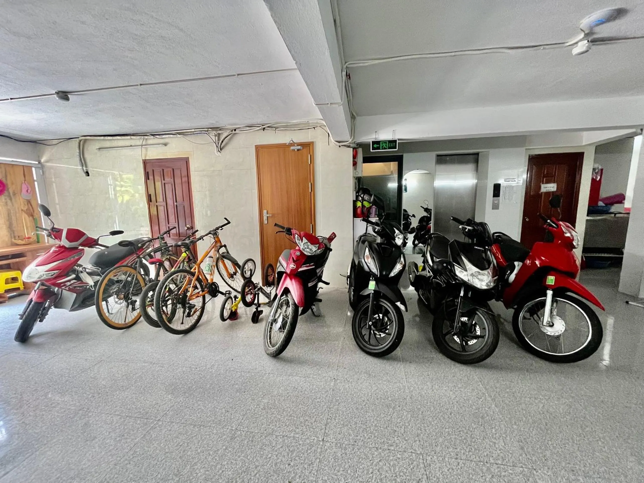 Parking in Le House Hotel and Studio