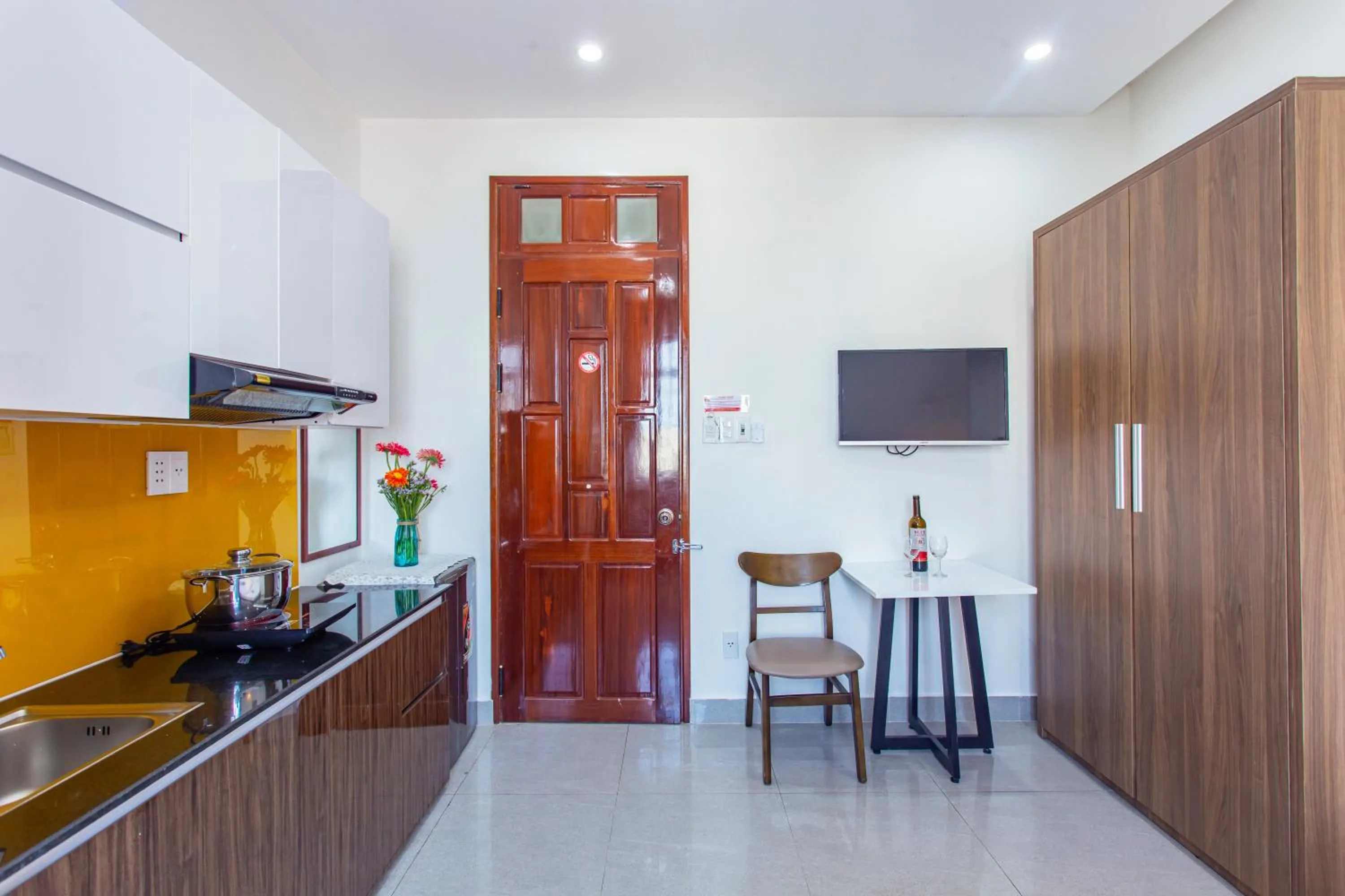 kitchen in Le House Hotel and Studio