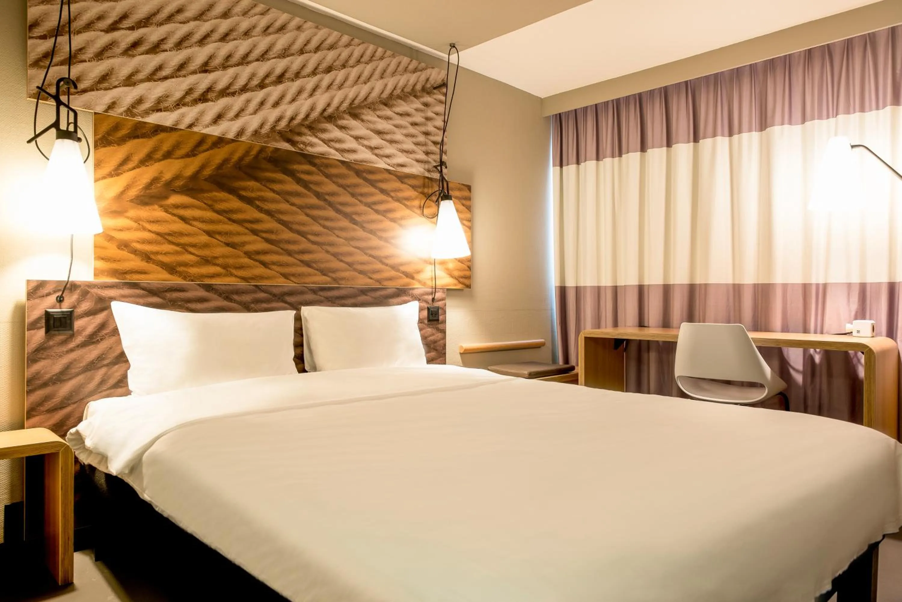 Bedroom, Bed in ibis Paris Place d’Italie 13ème