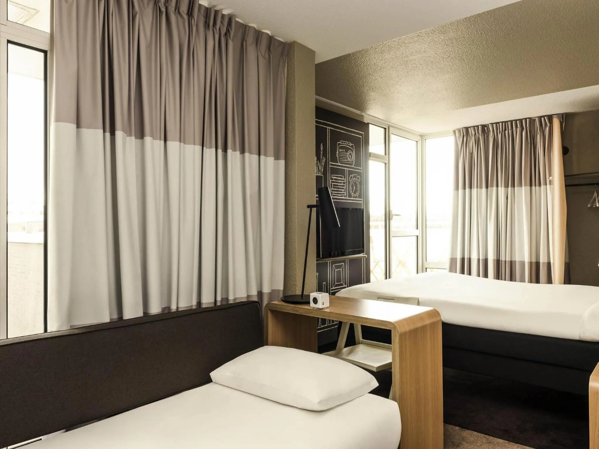 Bedroom, Bed in ibis Paris Place d’Italie 13ème