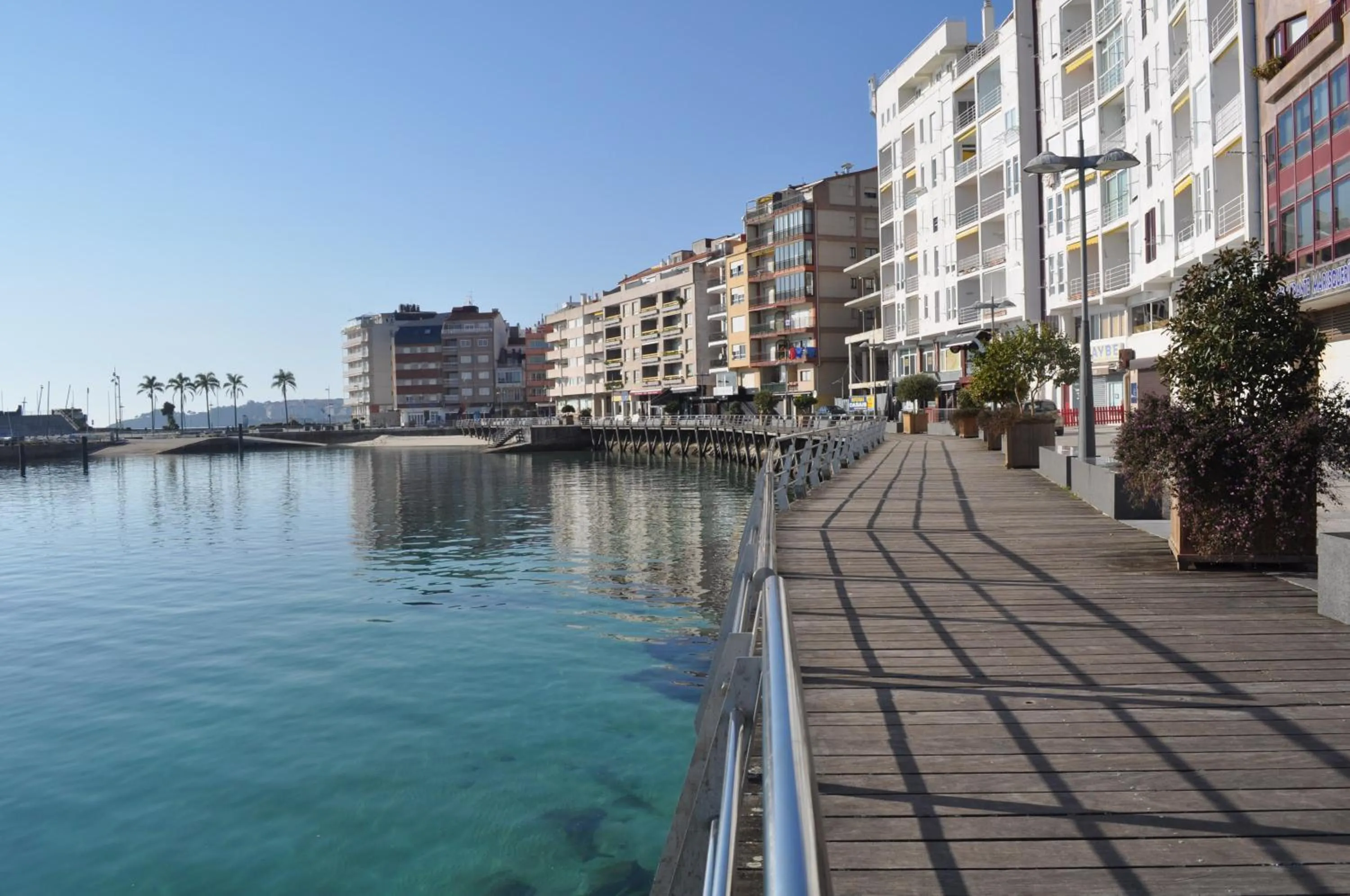 Area and facilities in O Son Do Mar