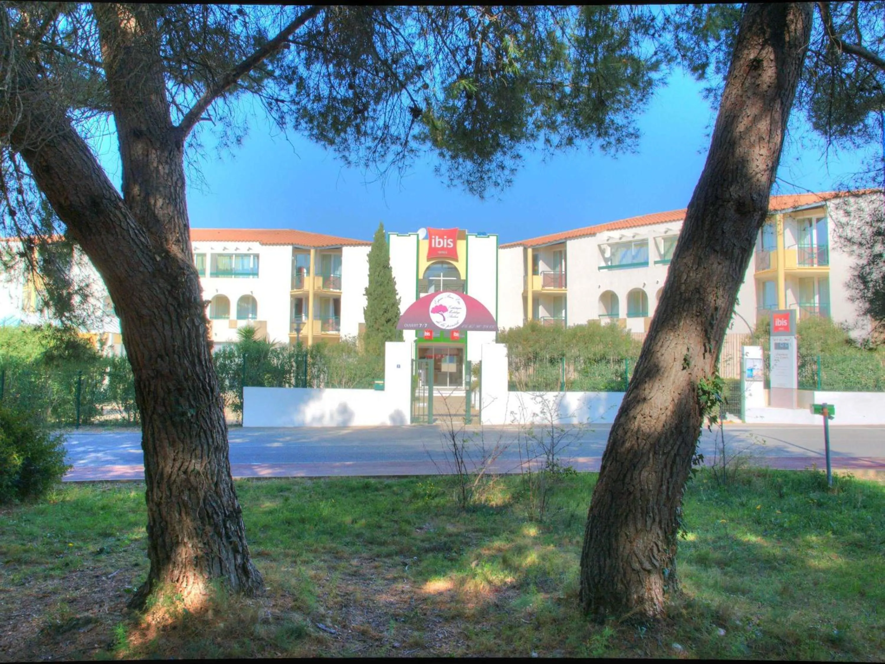 Property building in ibis Sète Balaruc les Bains Bien-être et Spa