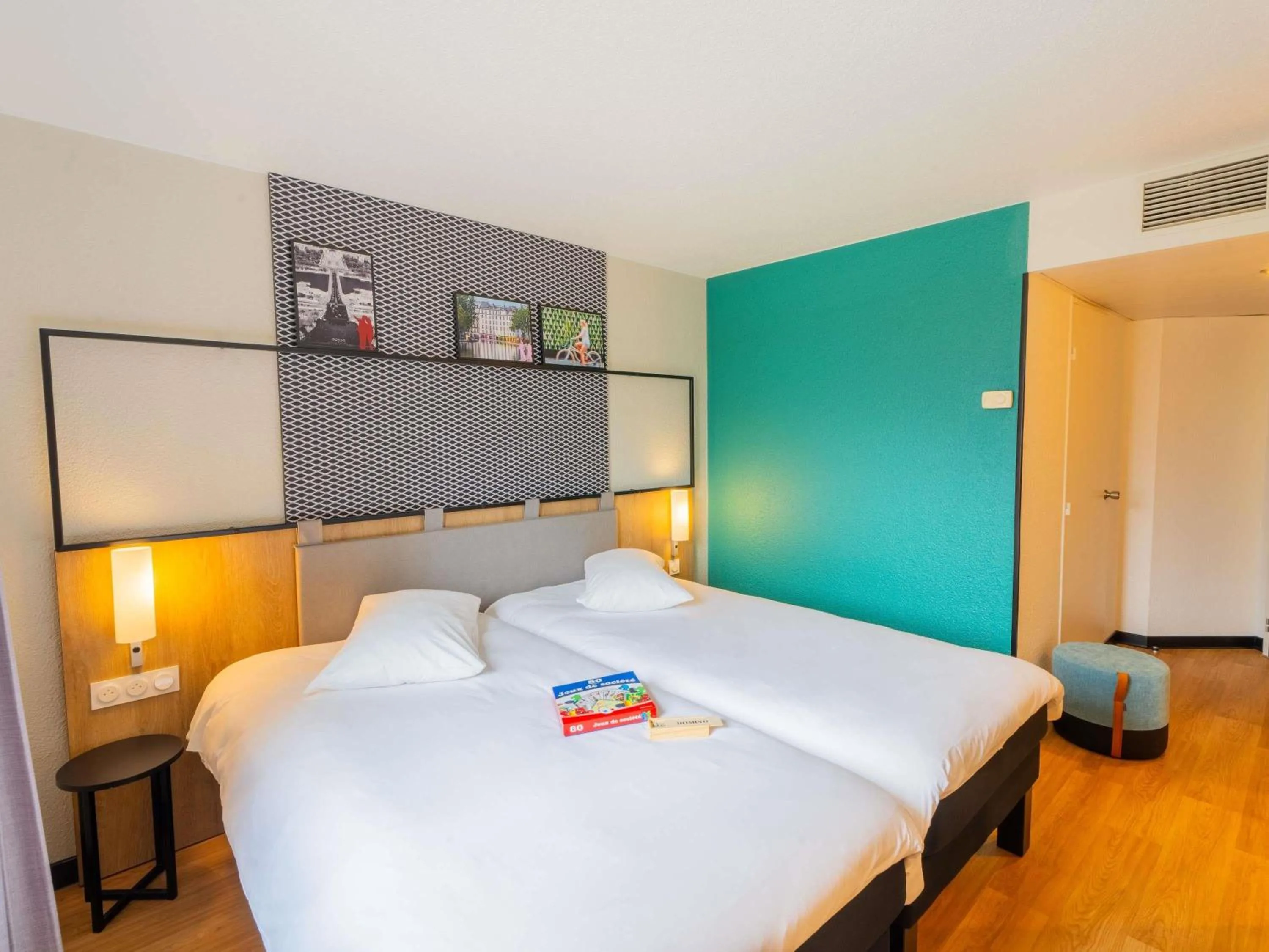 Bedroom, Bed in ibis Paris Vanves Parc des Expositions