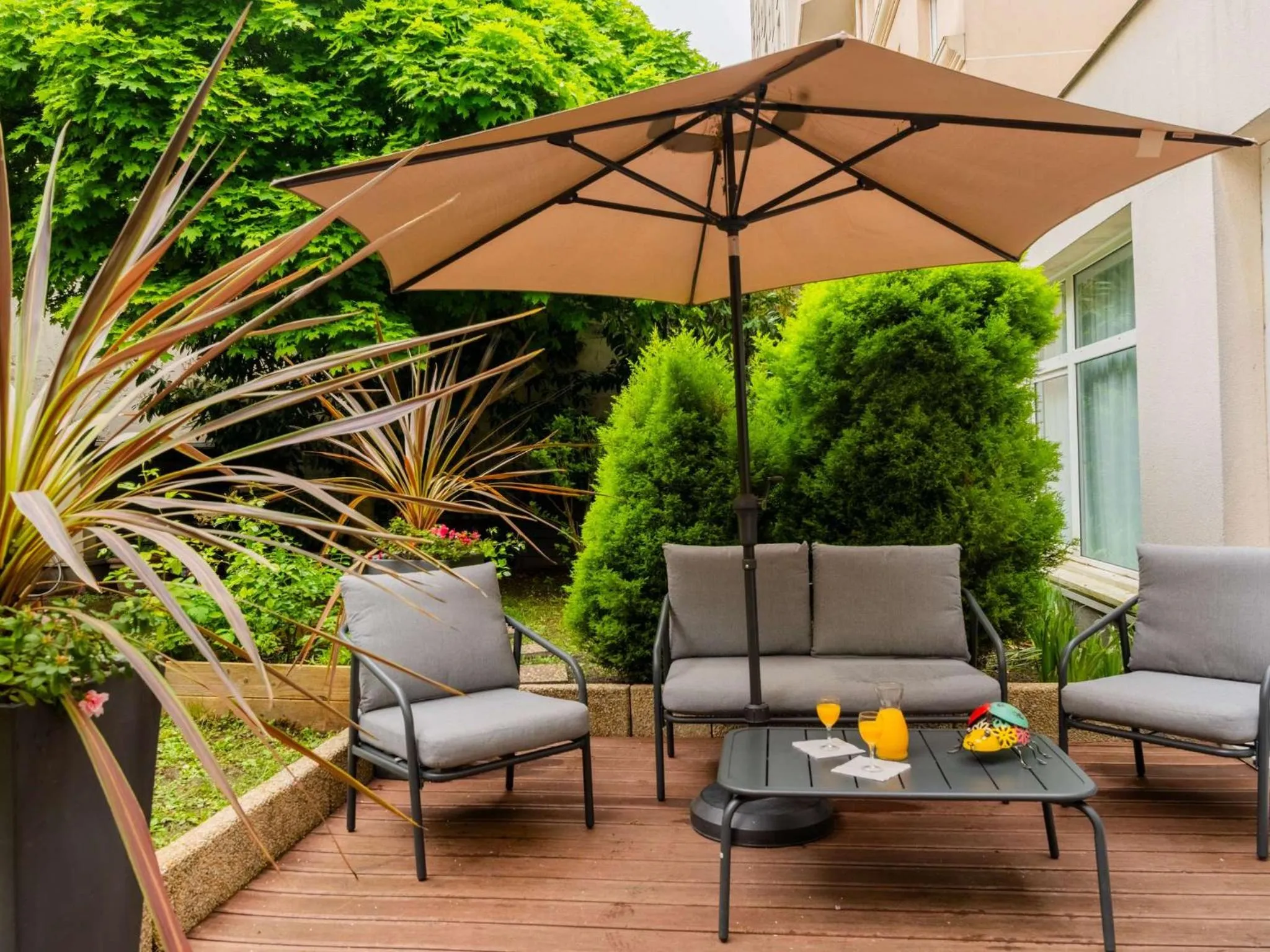 Garden in ibis Paris Vanves Parc des Expositions