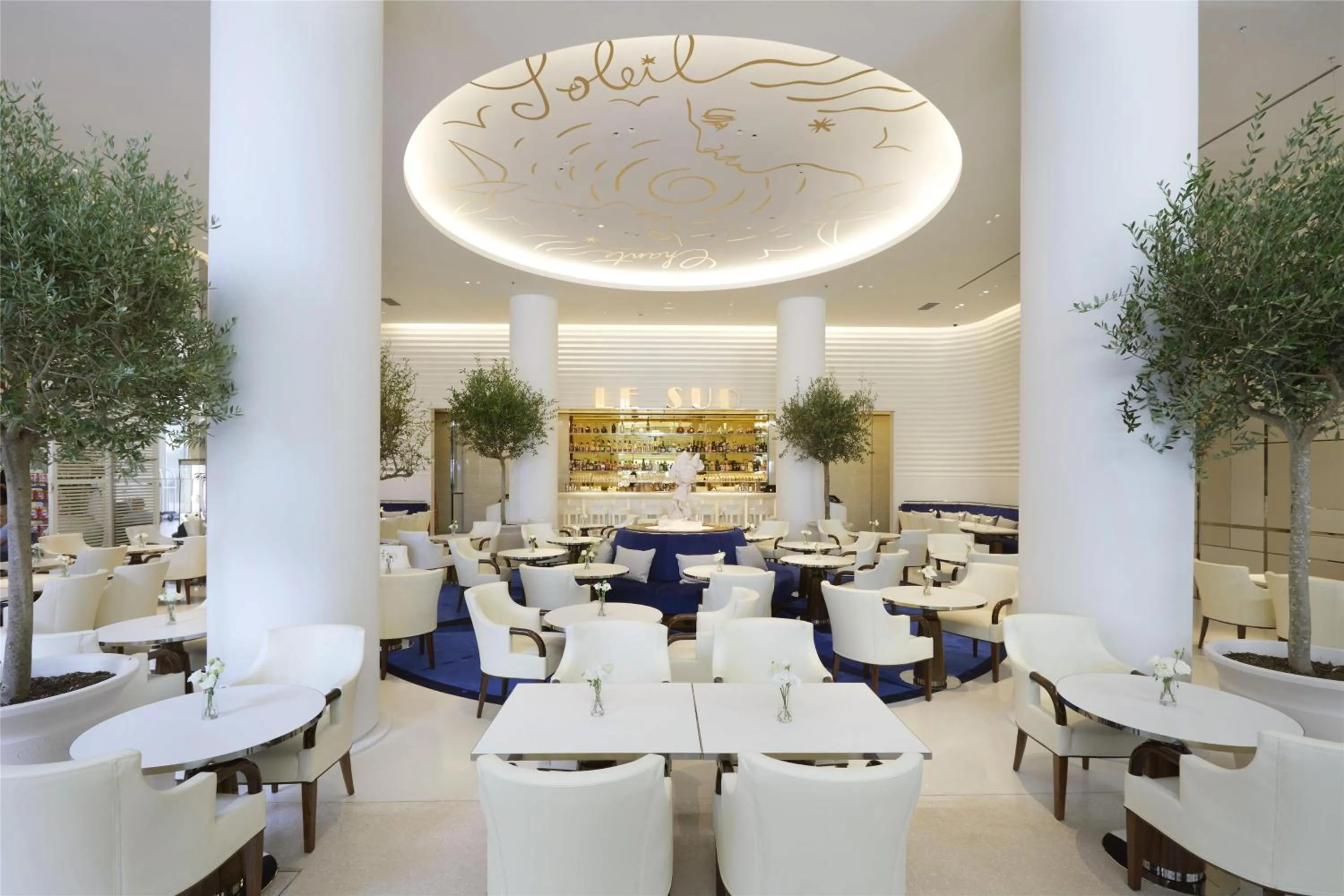 Lounge or bar in Hôtel Martinez, in The Unbound Collection by Hyatt