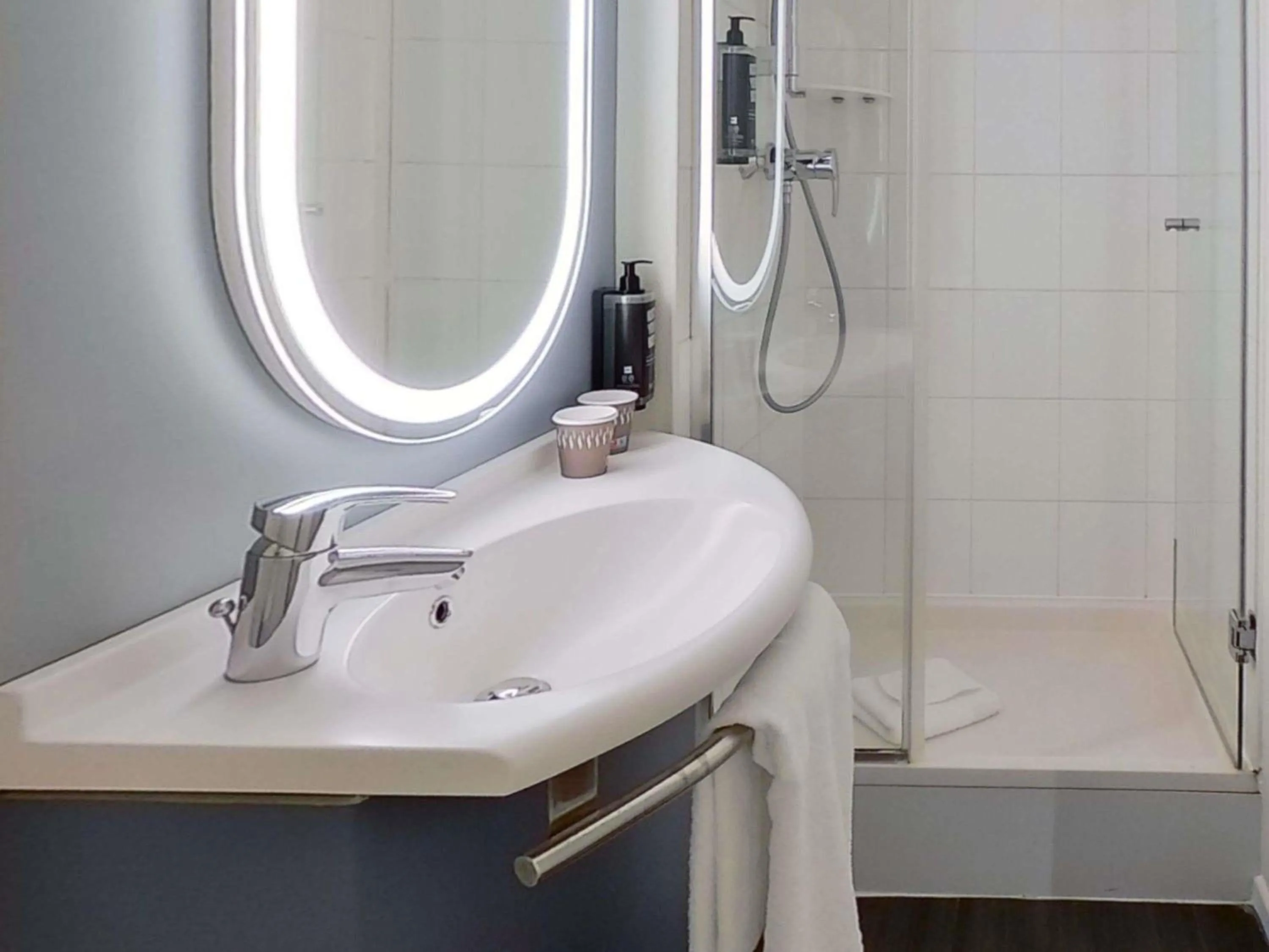 Bedroom in ibis Paris Brancion Parc des Expositions 15ème