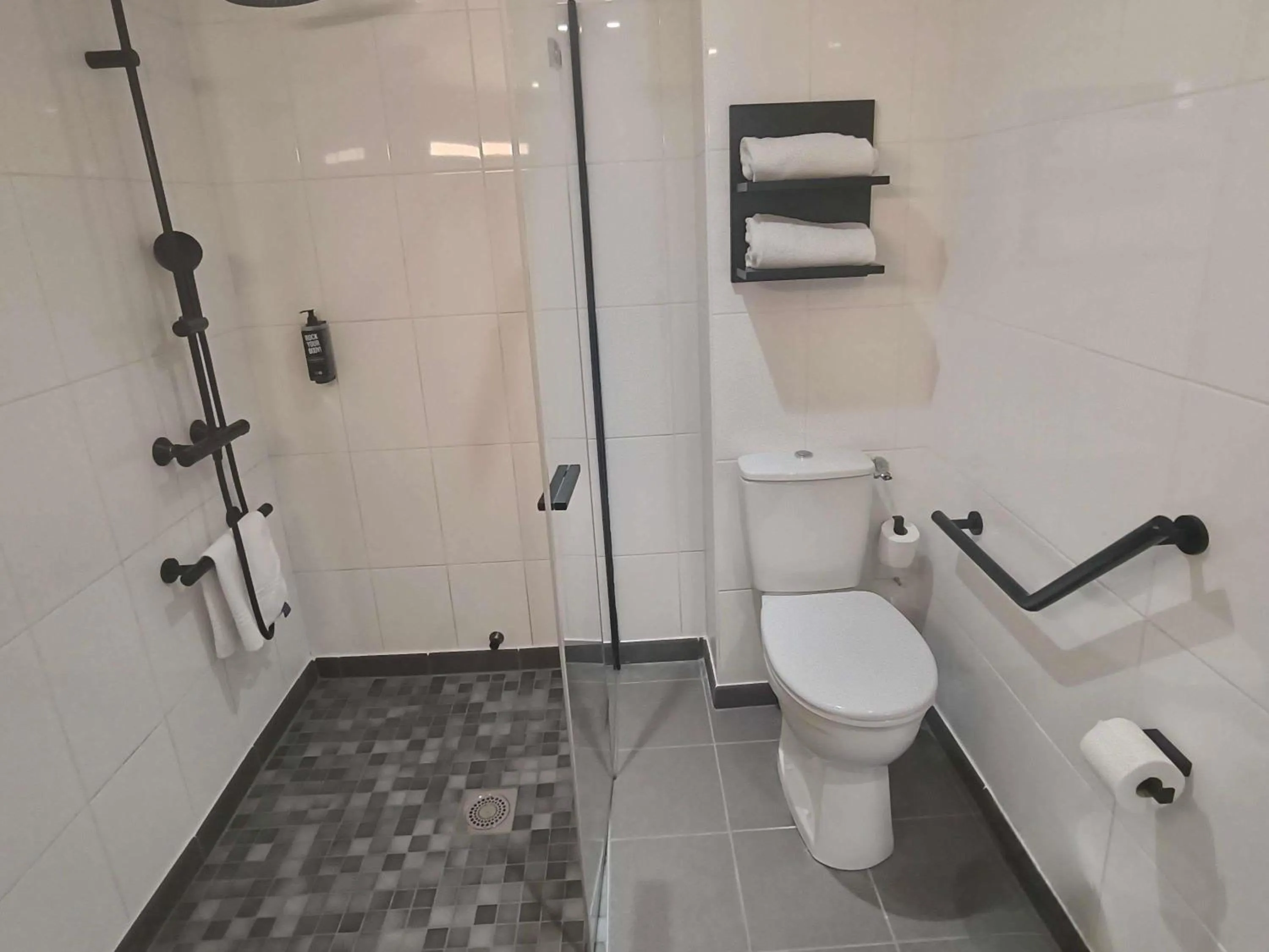 Bedroom in ibis Paris Brancion Parc des Expositions 15ème