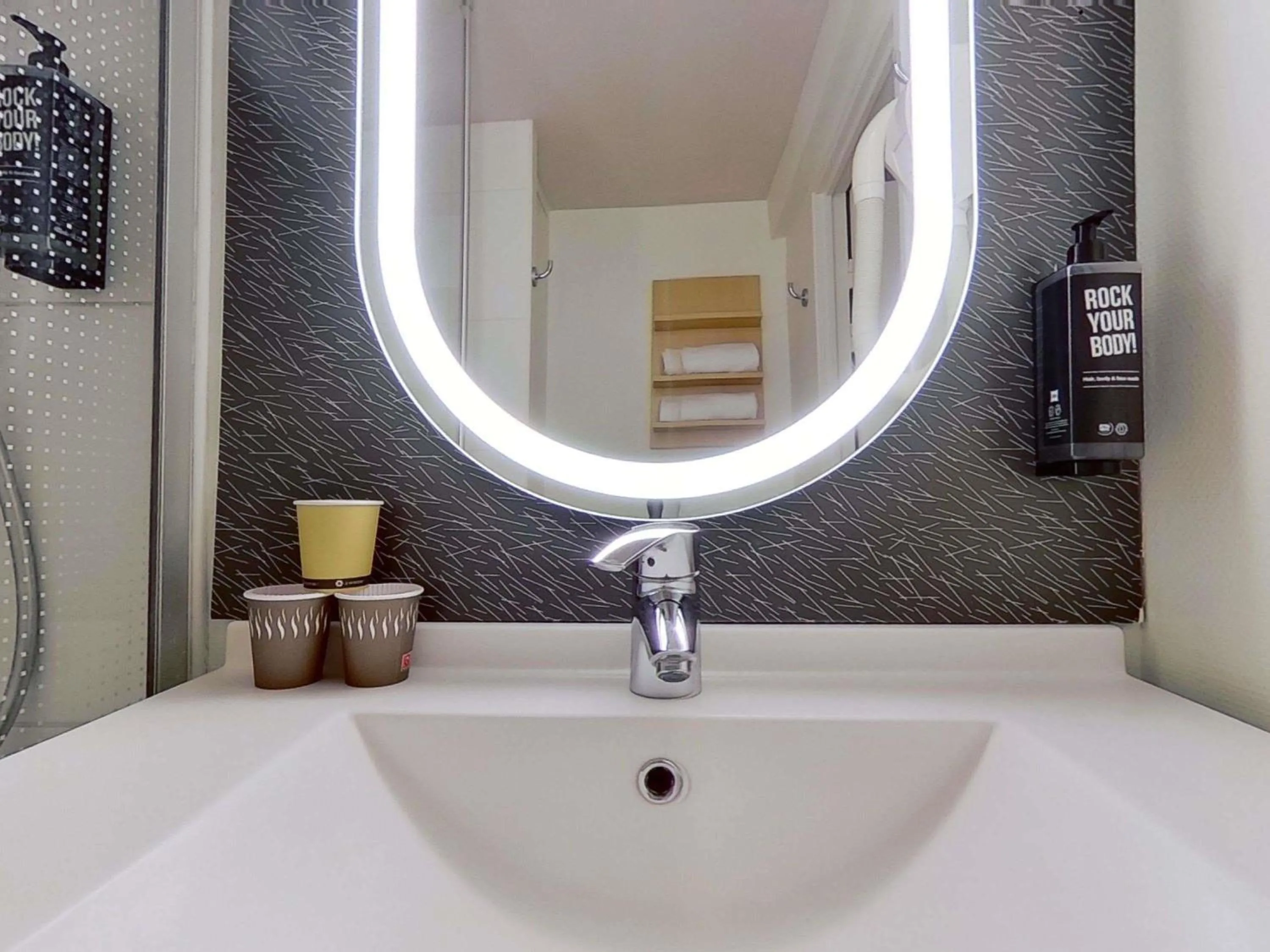 Bedroom in ibis Paris Brancion Parc des Expositions 15ème