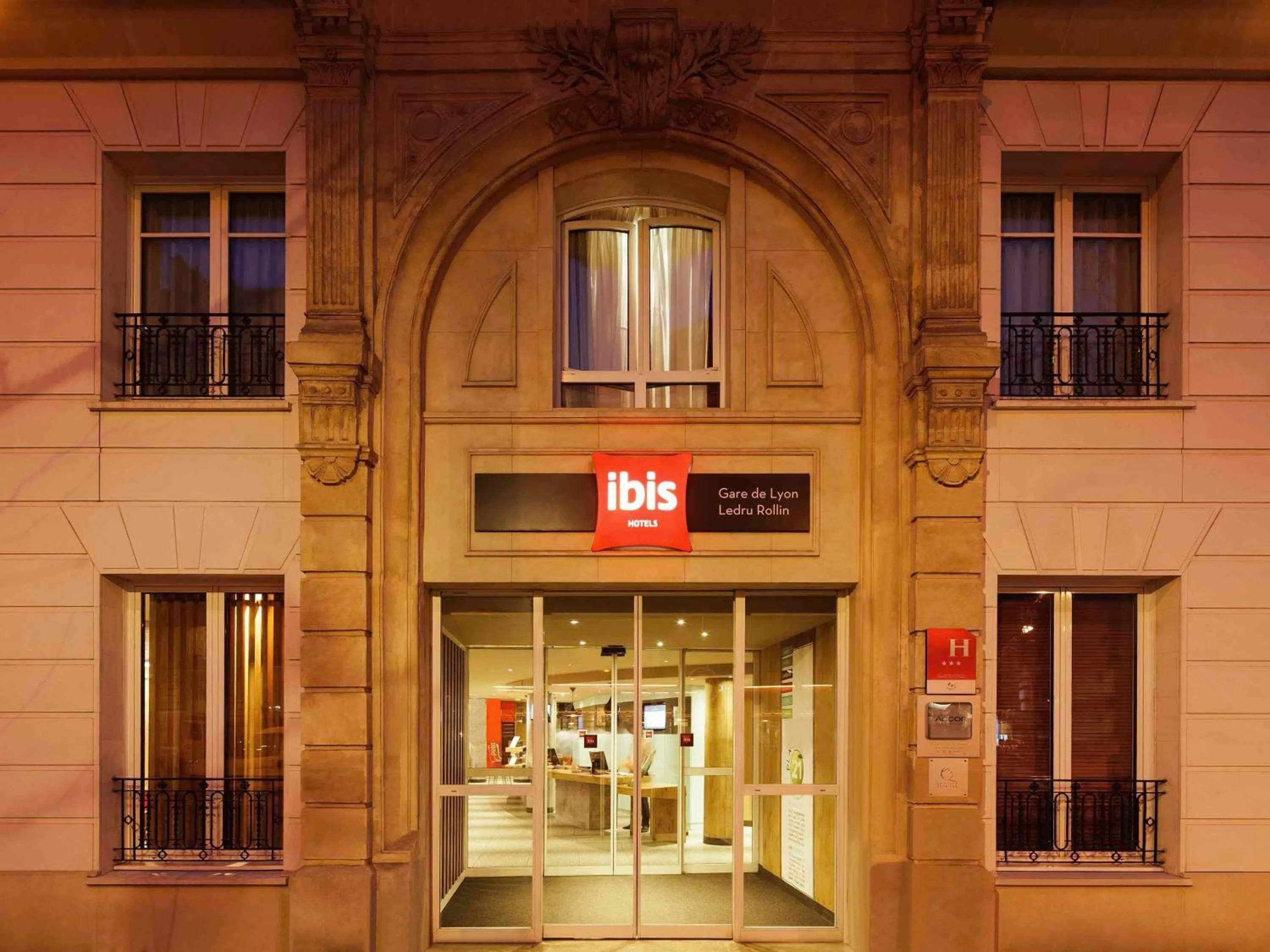 Property building in ibis Paris Gare de Lyon Ledru Rollin