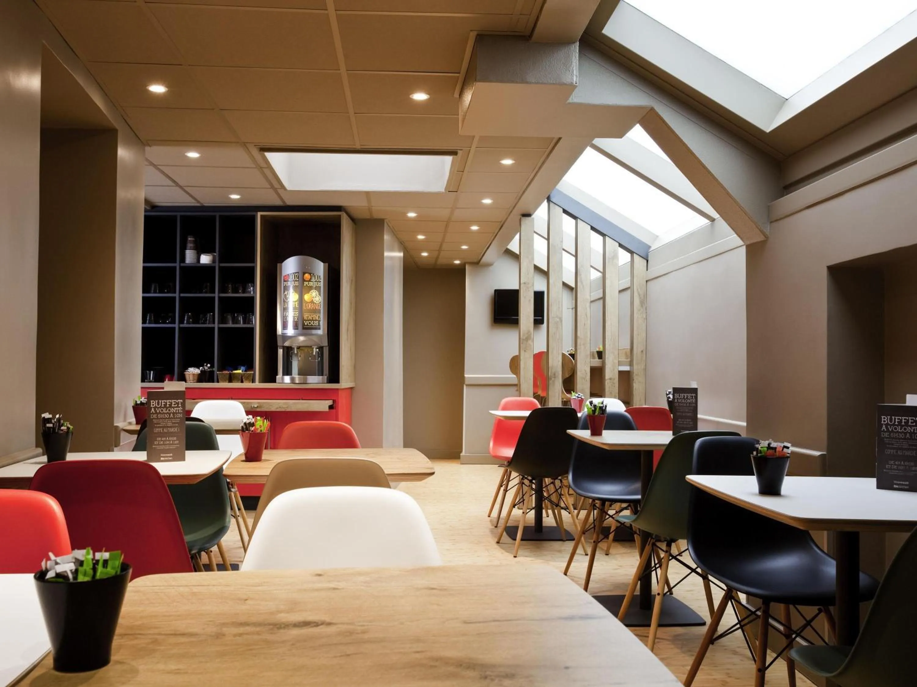 Property building in ibis Paris Gare De L'Est TGV