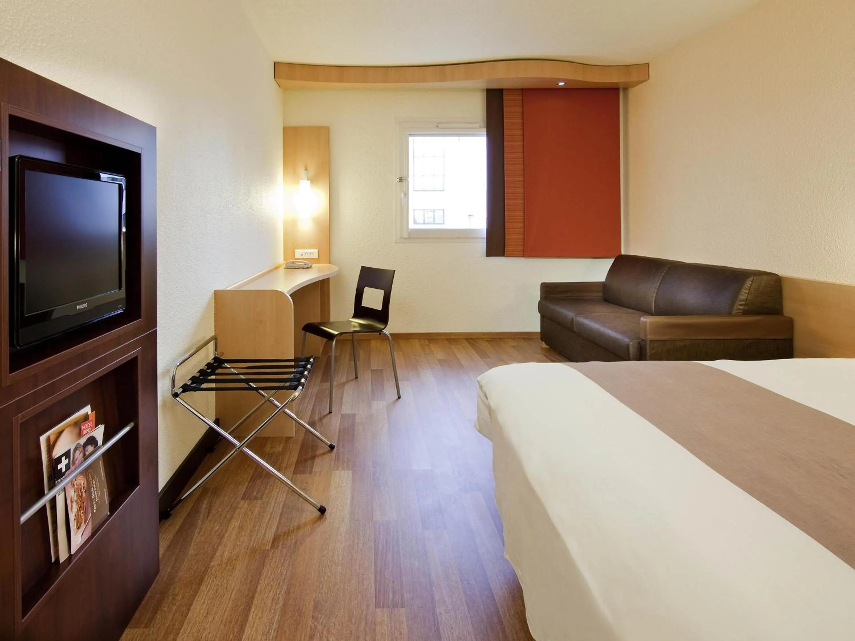 Bedroom, Bed in ibis Paris Pantin Eglise