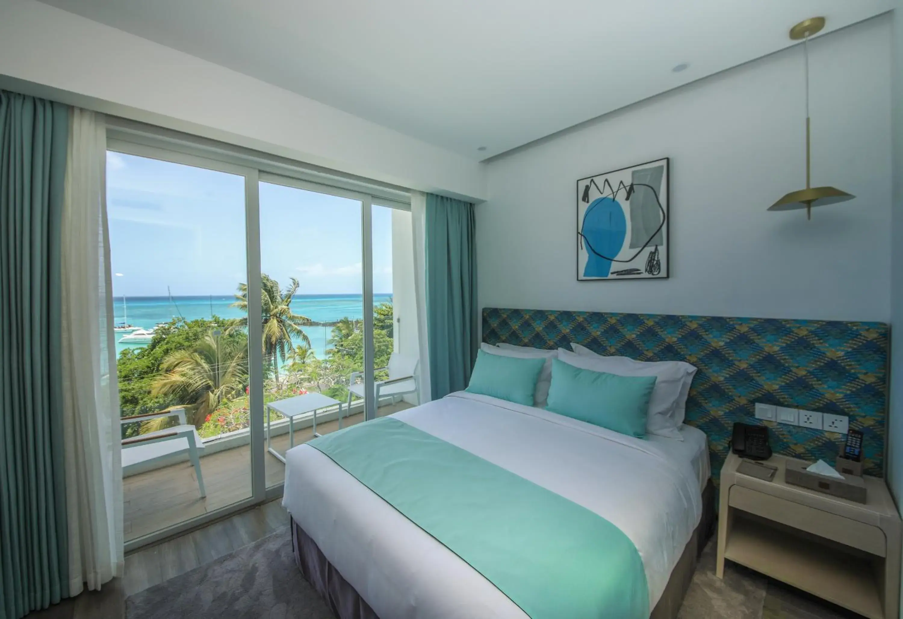 Superior Room - single occupancy in Ocean V Hotel Superior Room - single occupancy in Ocean V Hotel