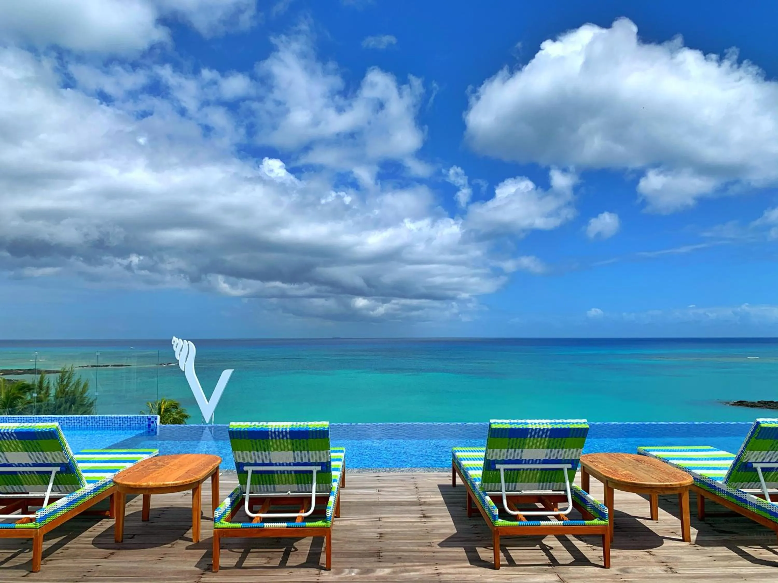 Swimming pool in Ocean V Hotel