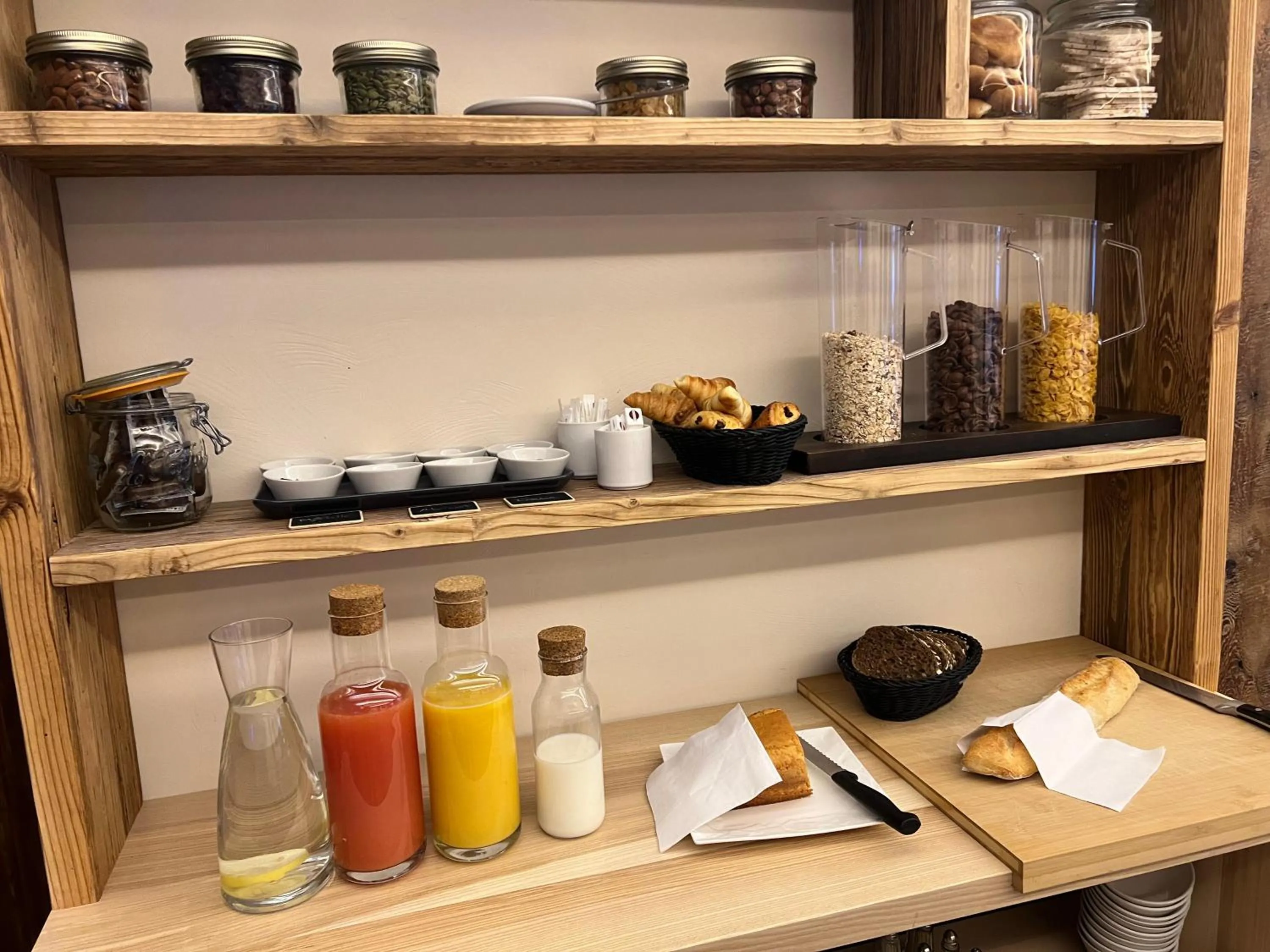 Breakfast in Chalet Hotel Du Fornet