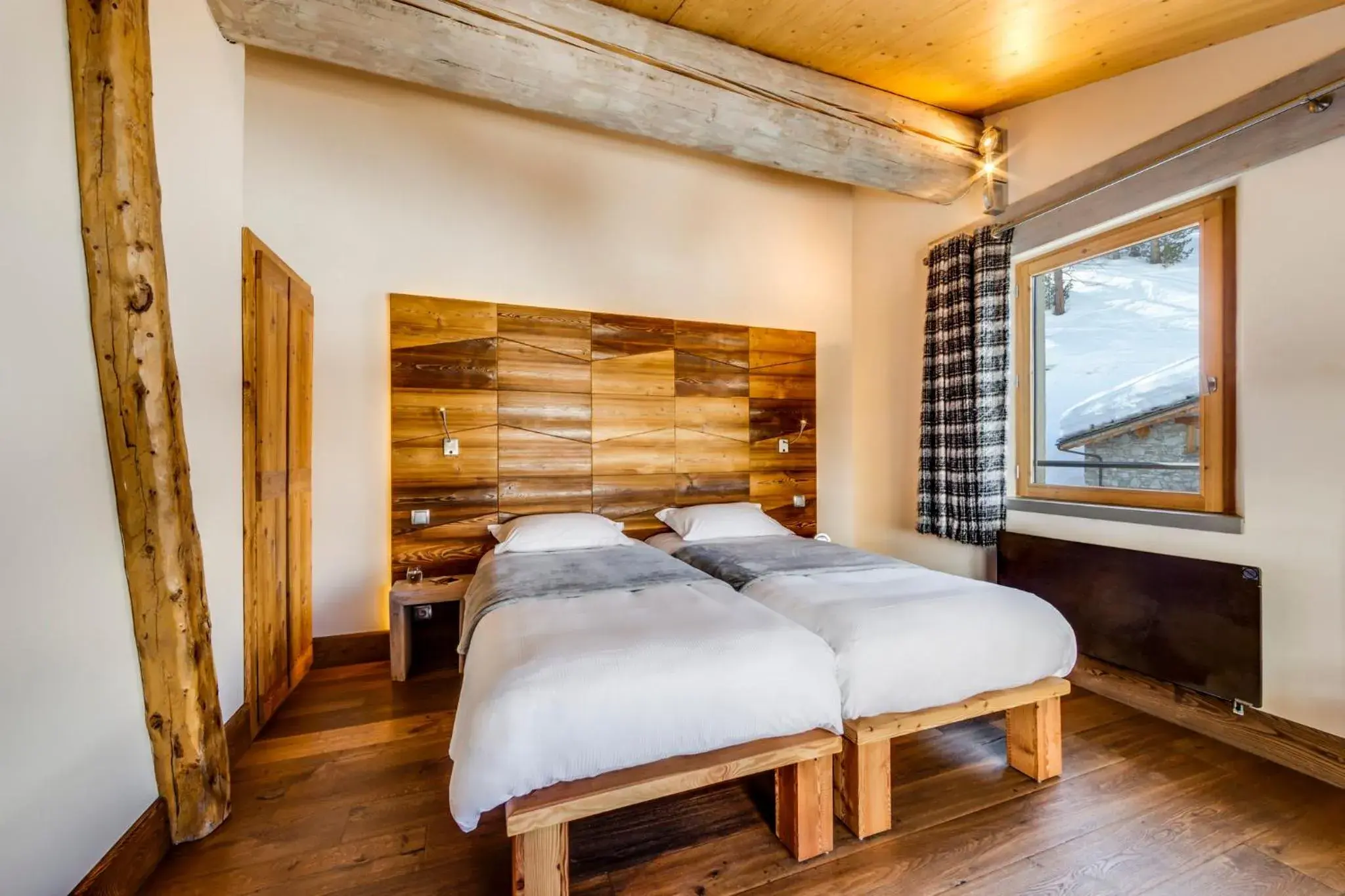Superior Twin Room in Chalet Hotel Du Fornet Superior Twin Room in Chalet Hotel Du Fornet