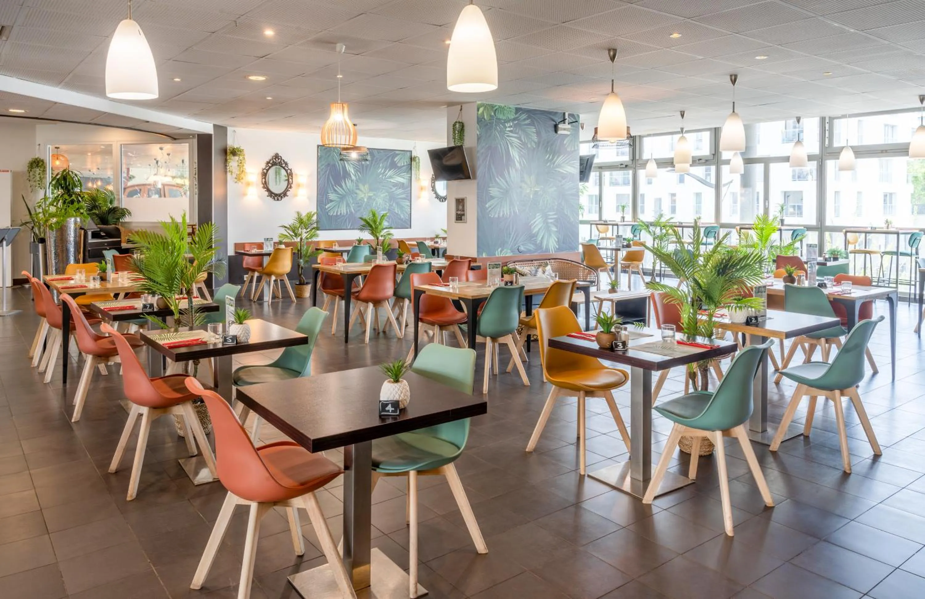 Restaurant/places to eat in ibis Paris 17 Clichy-Batignolles