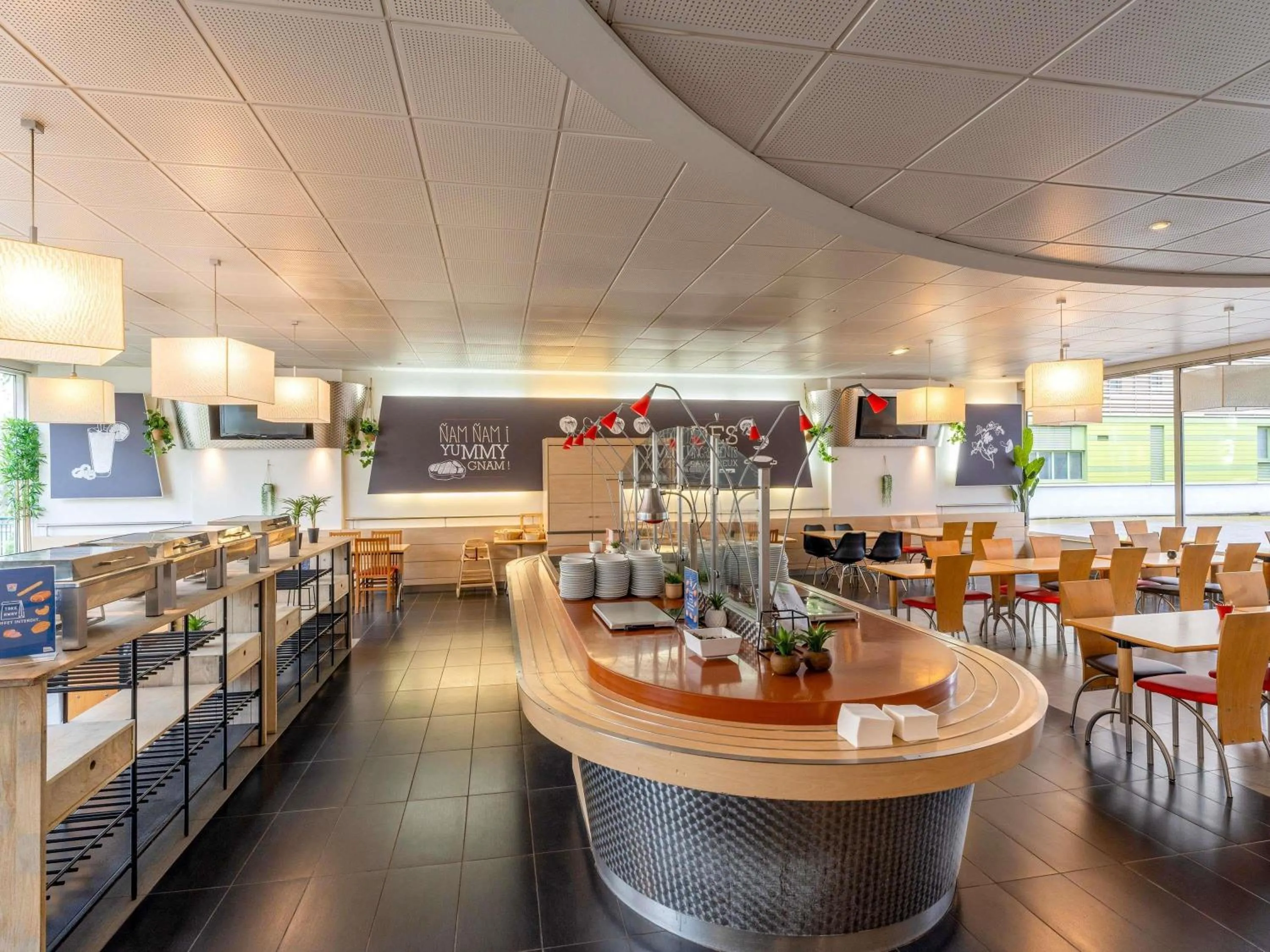 Restaurant/places to eat in ibis Paris 17 Clichy-Batignolles