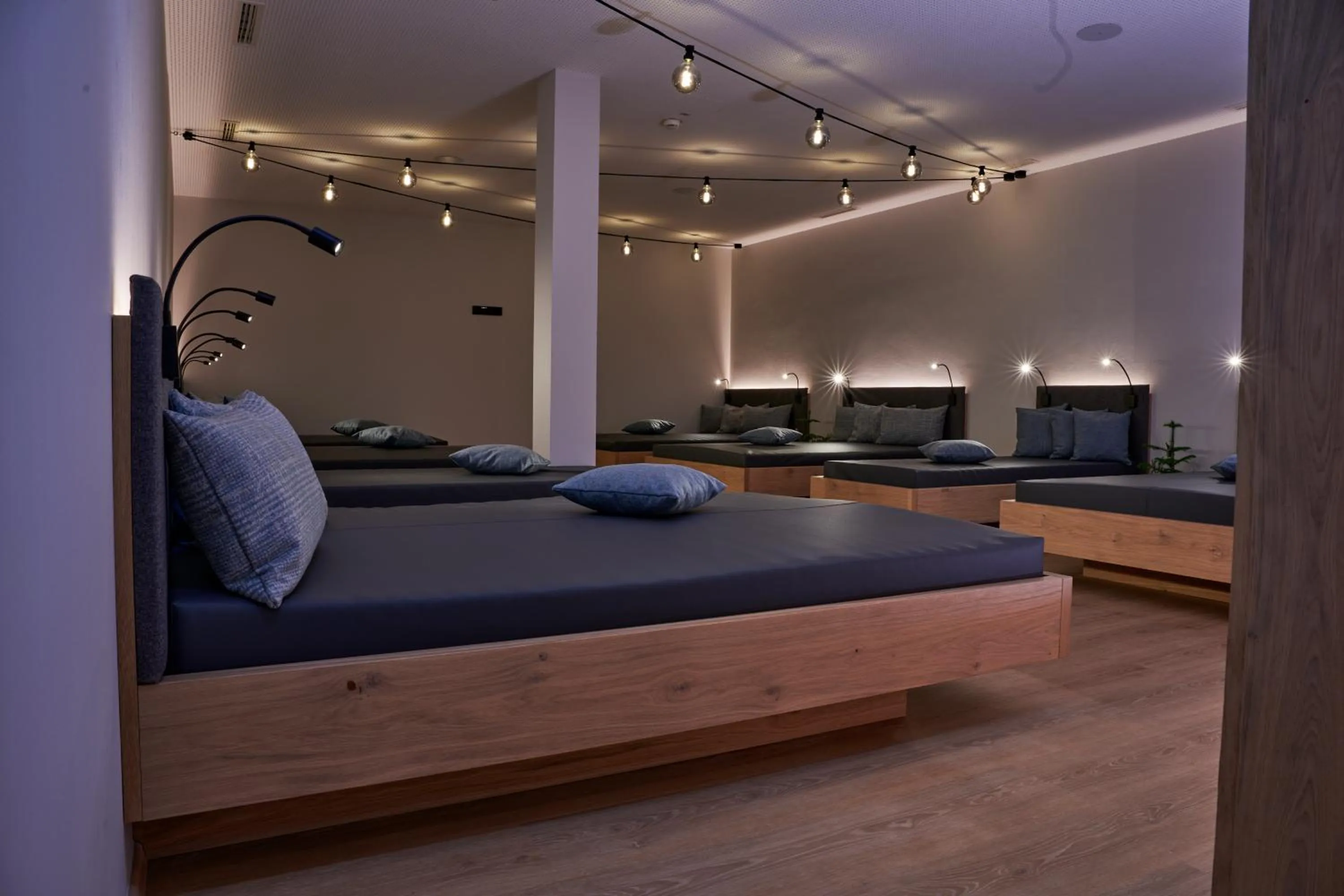 Spa and wellness centre/facilities, Bed in Wellness und Brunch Hotel MorgenZeit beheizter Naturteich Genuss Frühstück bis 13 Uhr Hochkönig Sommercard