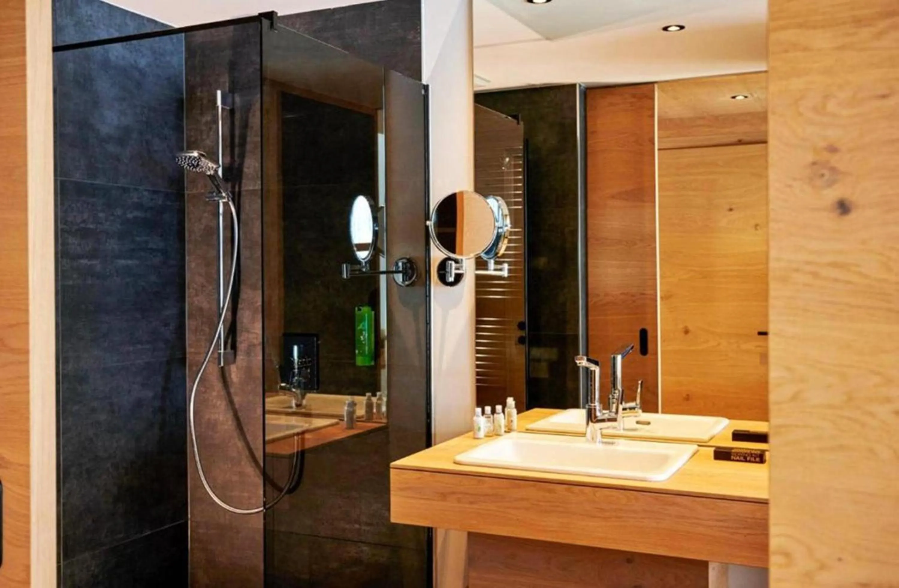 Bathroom in Wellness und Brunch Hotel MorgenZeit beheizter Naturteich Genuss Frühstück bis 13 Uhr Hochkönig Sommercard