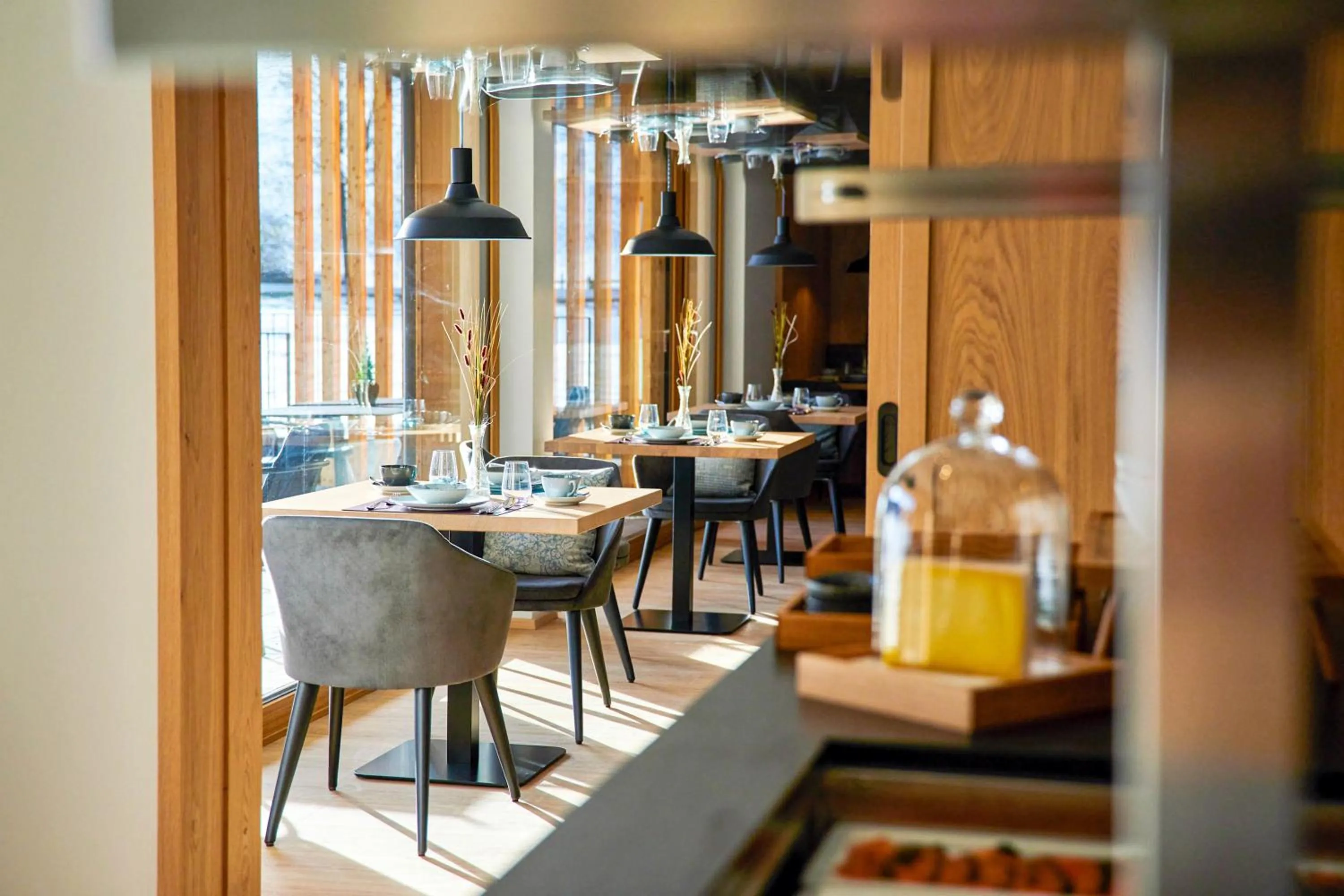 Restaurant/places to eat in Wellness und Brunch Hotel MorgenZeit beheizter Naturteich Genuss Frühstück bis 13 Uhr Hochkönig Sommercard