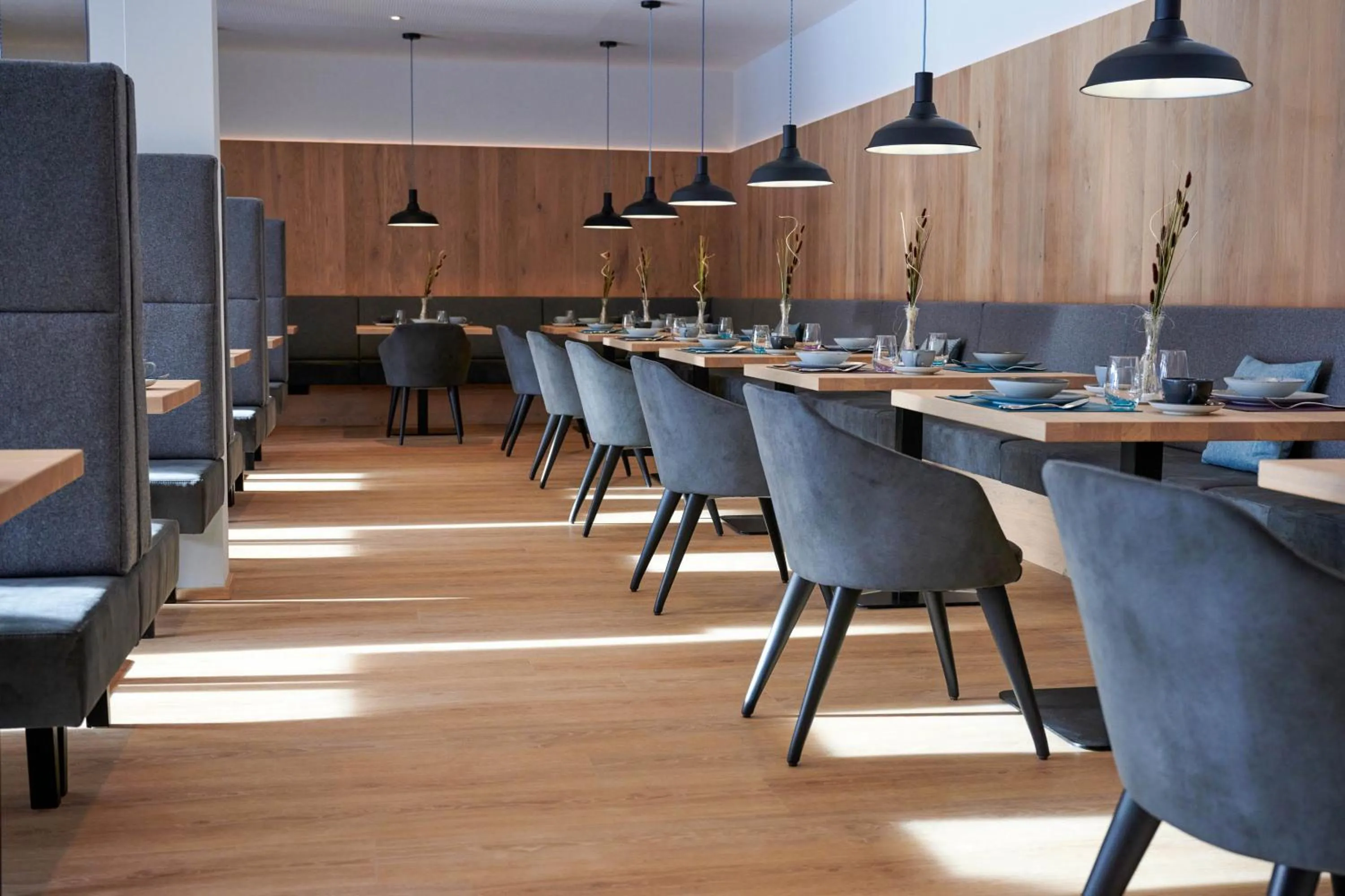 Restaurant/places to eat in Wellness und Brunch Hotel MorgenZeit beheizter Naturteich Genuss Frühstück bis 13 Uhr Hochkönig Sommercard