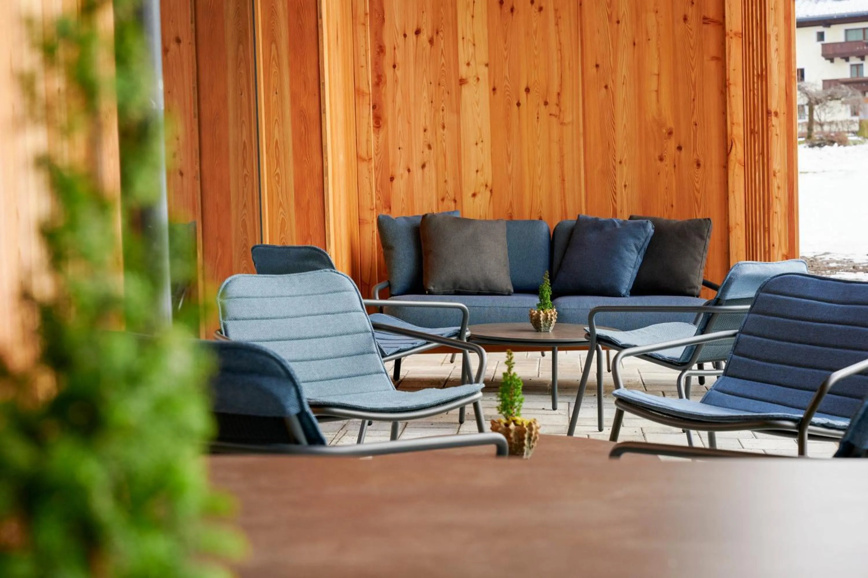 Balcony/Terrace in Wellness und Brunch Hotel MorgenZeit beheizter Naturteich Genuss Frühstück bis 13 Uhr Hochkönig Sommercard