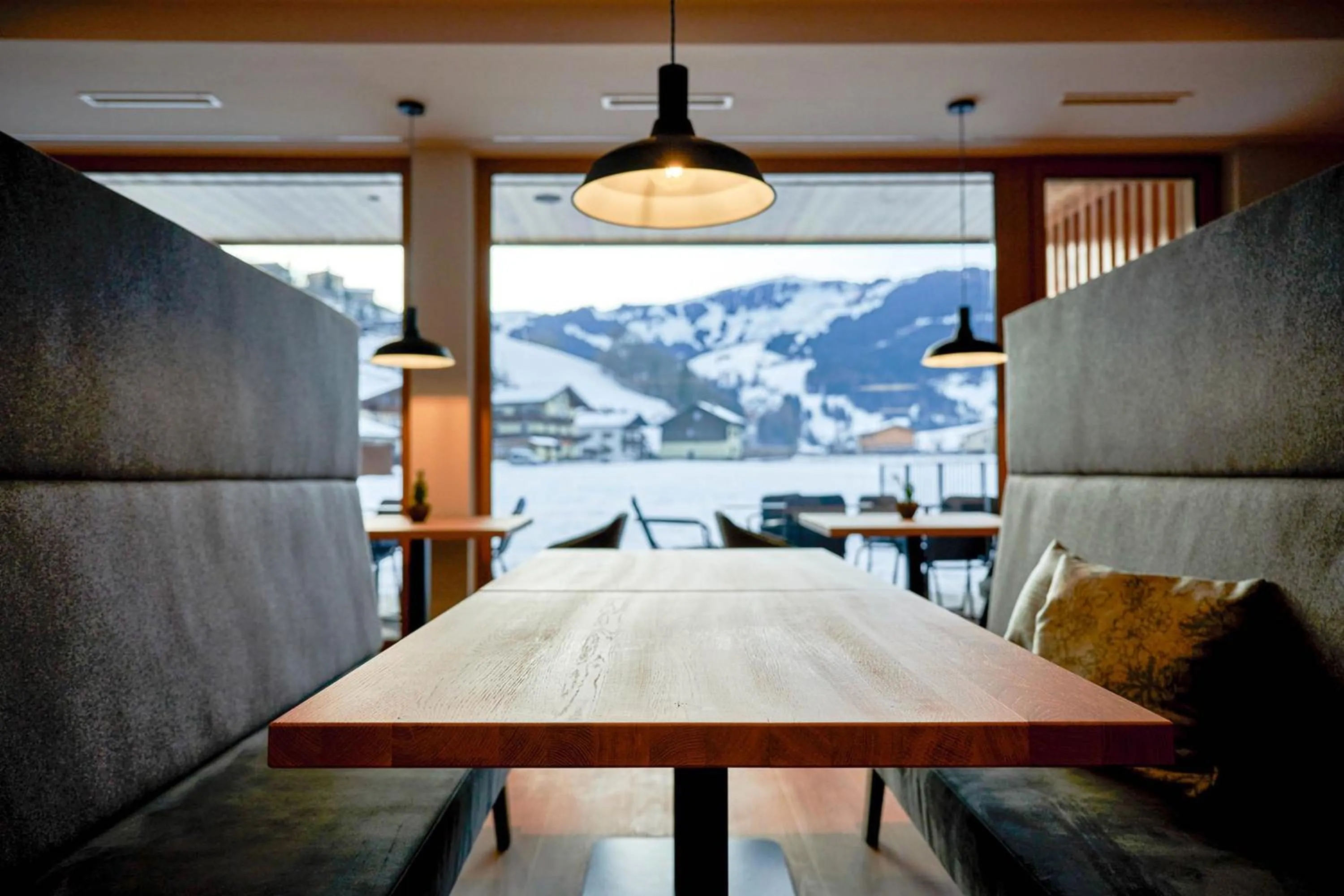 Dining area in Wellness und Brunch Hotel MorgenZeit beheizter Naturteich Genuss Frühstück bis 13 Uhr Hochkönig Sommercard
