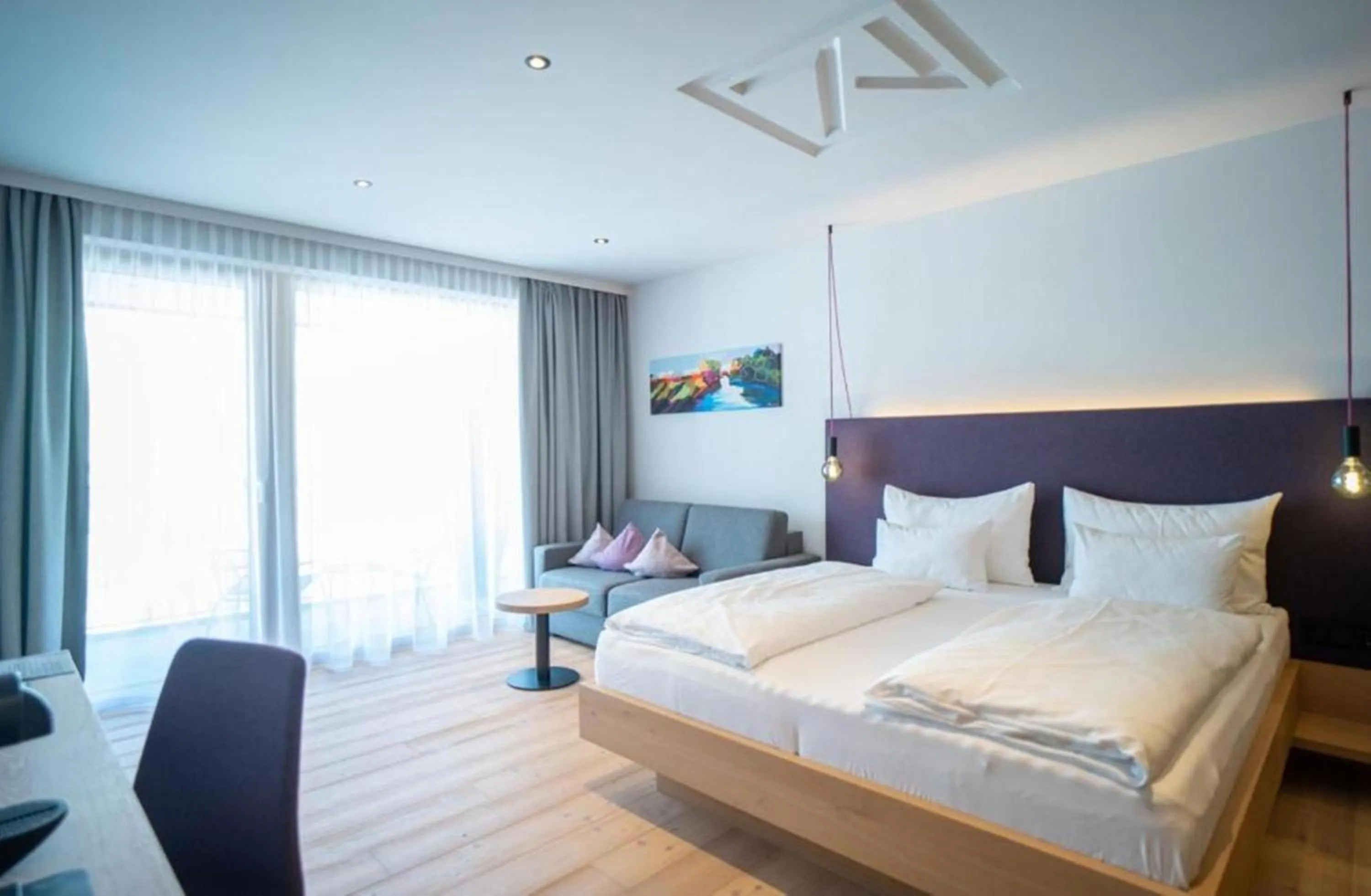 Photo of the whole room, Bed in Wellness und Brunch Hotel MorgenZeit beheizter Naturteich Genuss Frühstück bis 13 Uhr Hochkönig Sommercard