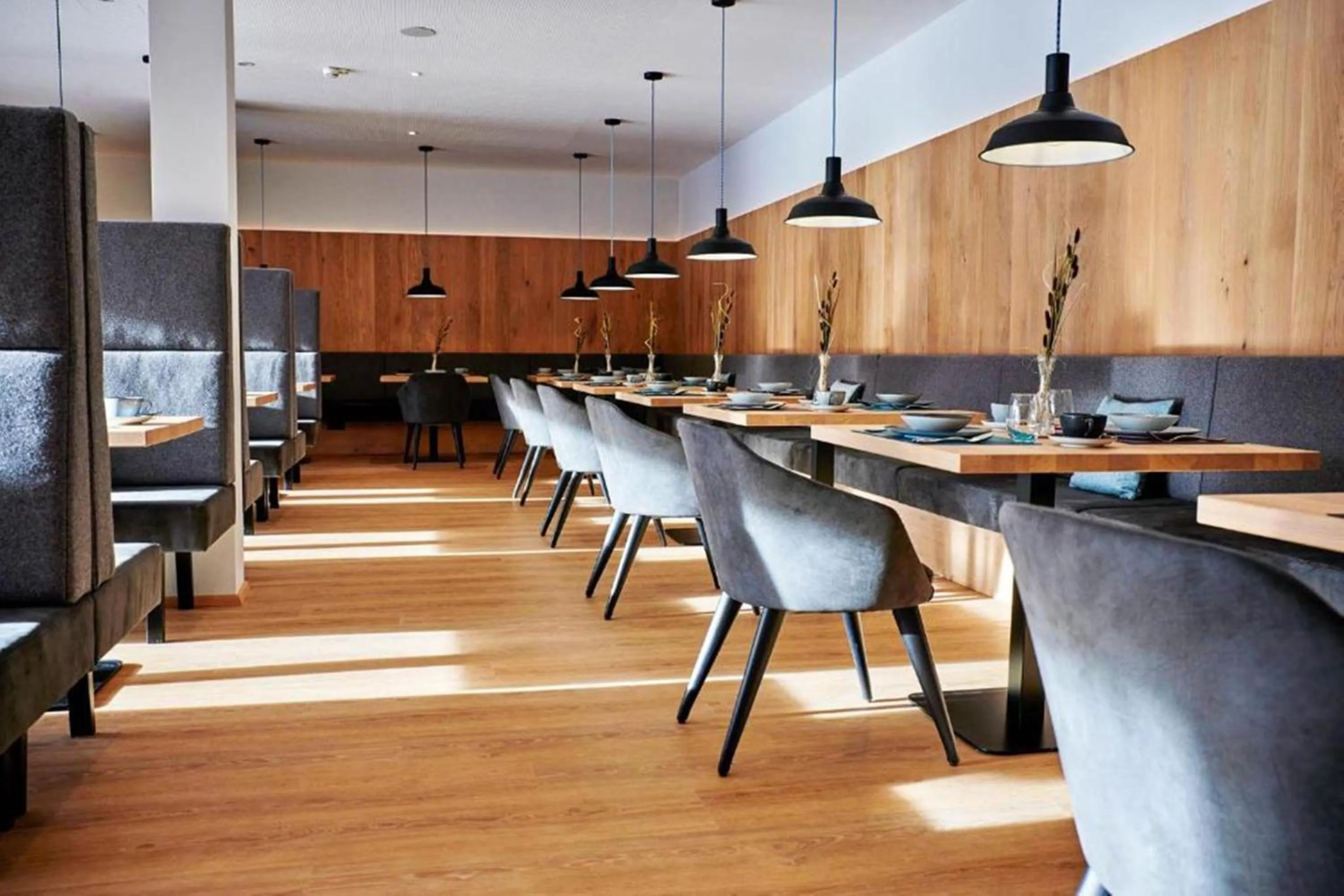 Restaurant/places to eat in Wellness und Brunch Hotel MorgenZeit beheizter Naturteich Genuss Frühstück bis 13 Uhr Hochkönig Sommercard