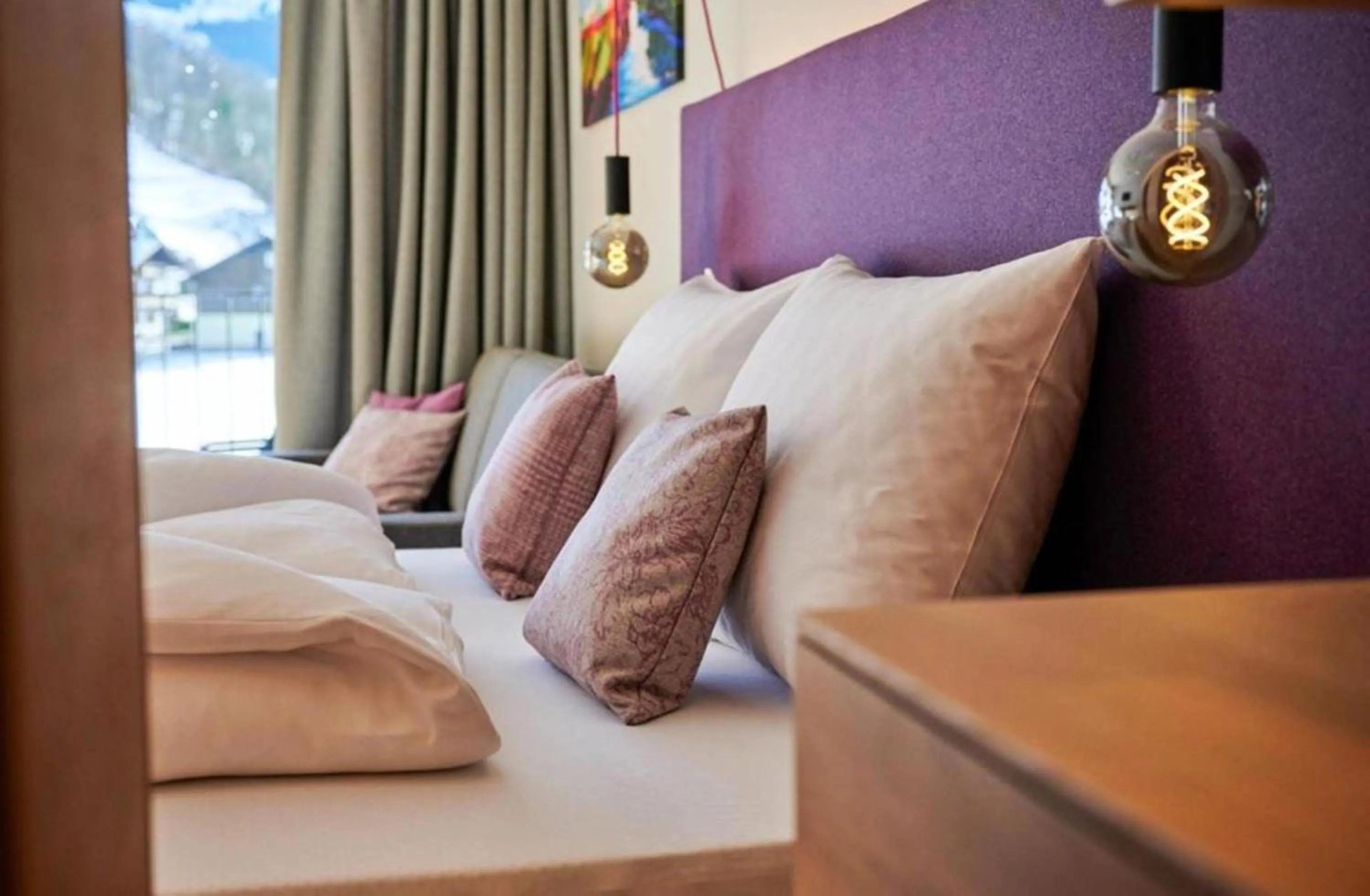 Bed in Wellness und Brunch Hotel MorgenZeit beheizter Naturteich Genuss Frühstück bis 13 Uhr Hochkönig Sommercard