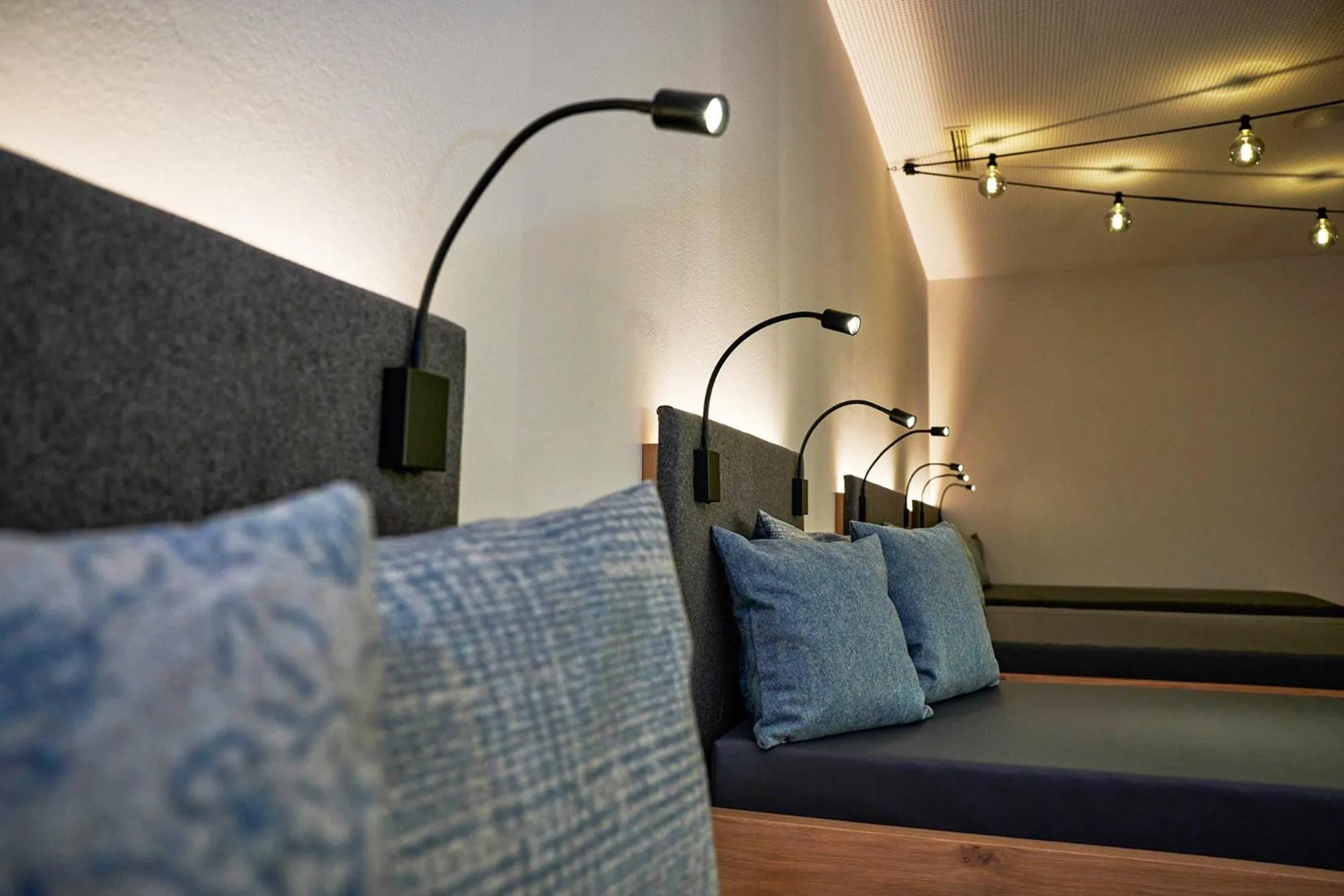 Spa and wellness centre/facilities in Wellness und Brunch Hotel MorgenZeit beheizter Naturteich Genuss Frühstück bis 13 Uhr Hochkönig Sommercard