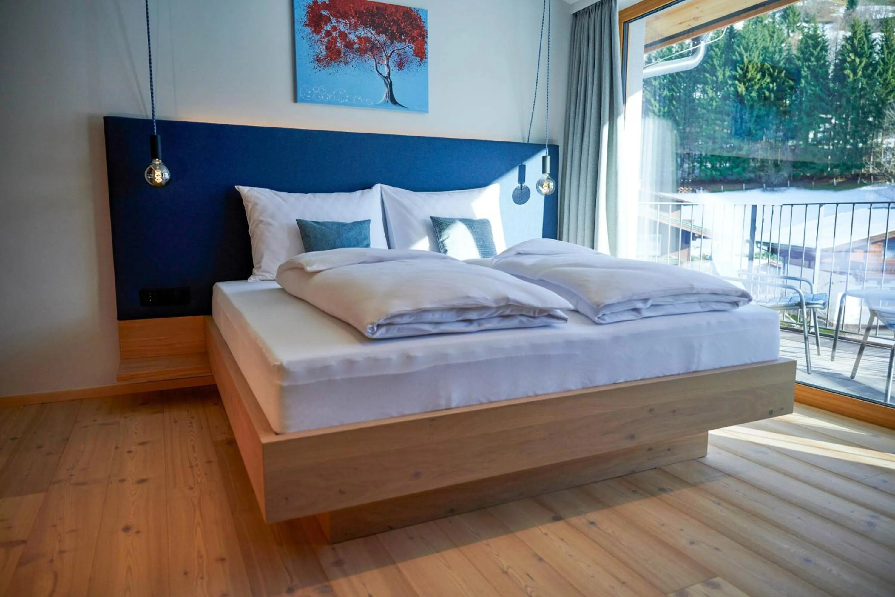 Photo of the whole room, Bed in Wellness und Brunch Hotel MorgenZeit beheizter Naturteich Genuss Frühstück bis 13 Uhr Hochkönig Sommercard