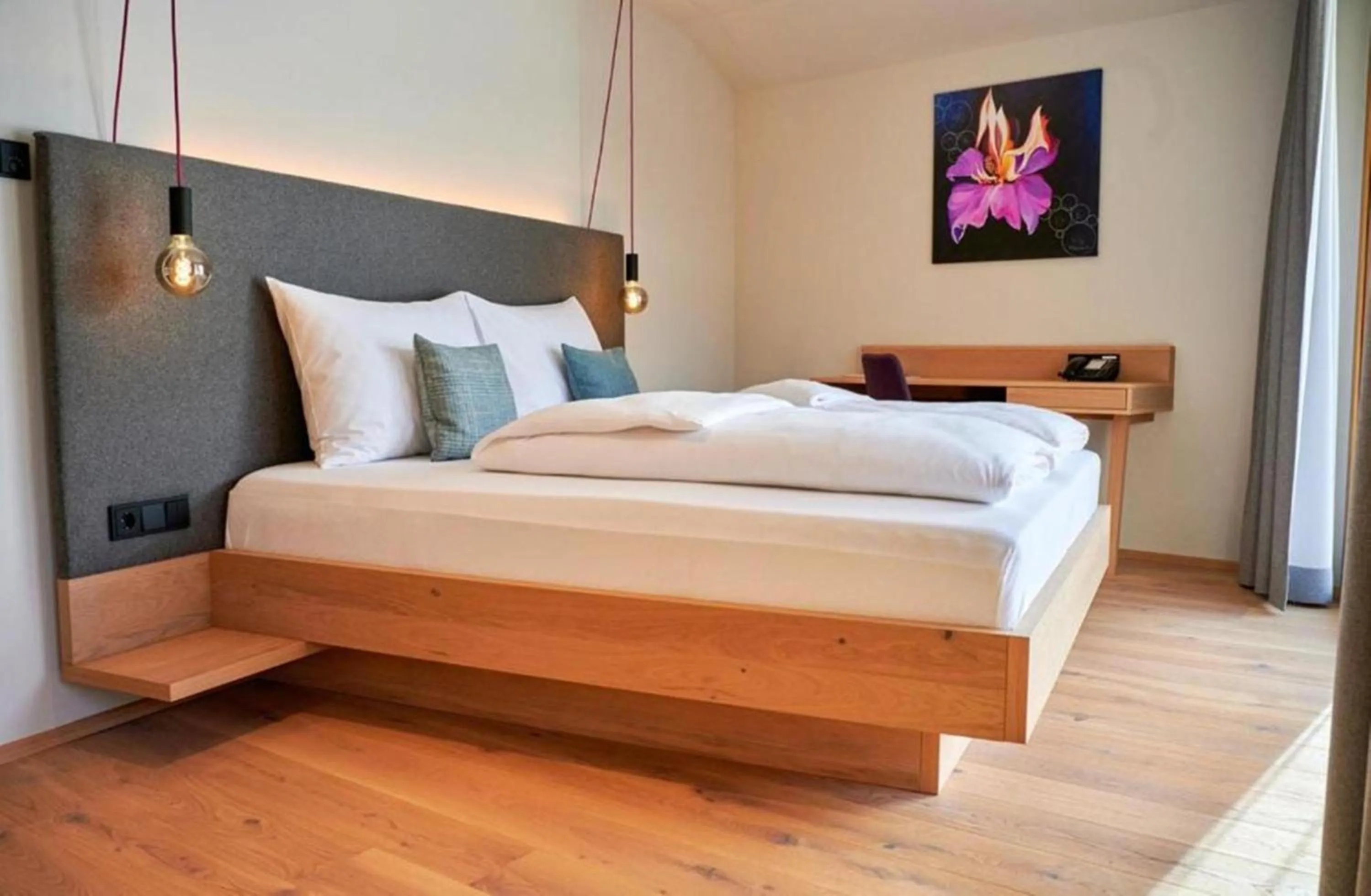 Photo of the whole room, Bed in Wellness und Brunch Hotel MorgenZeit beheizter Naturteich Genuss Frühstück bis 13 Uhr Hochkönig Sommercard