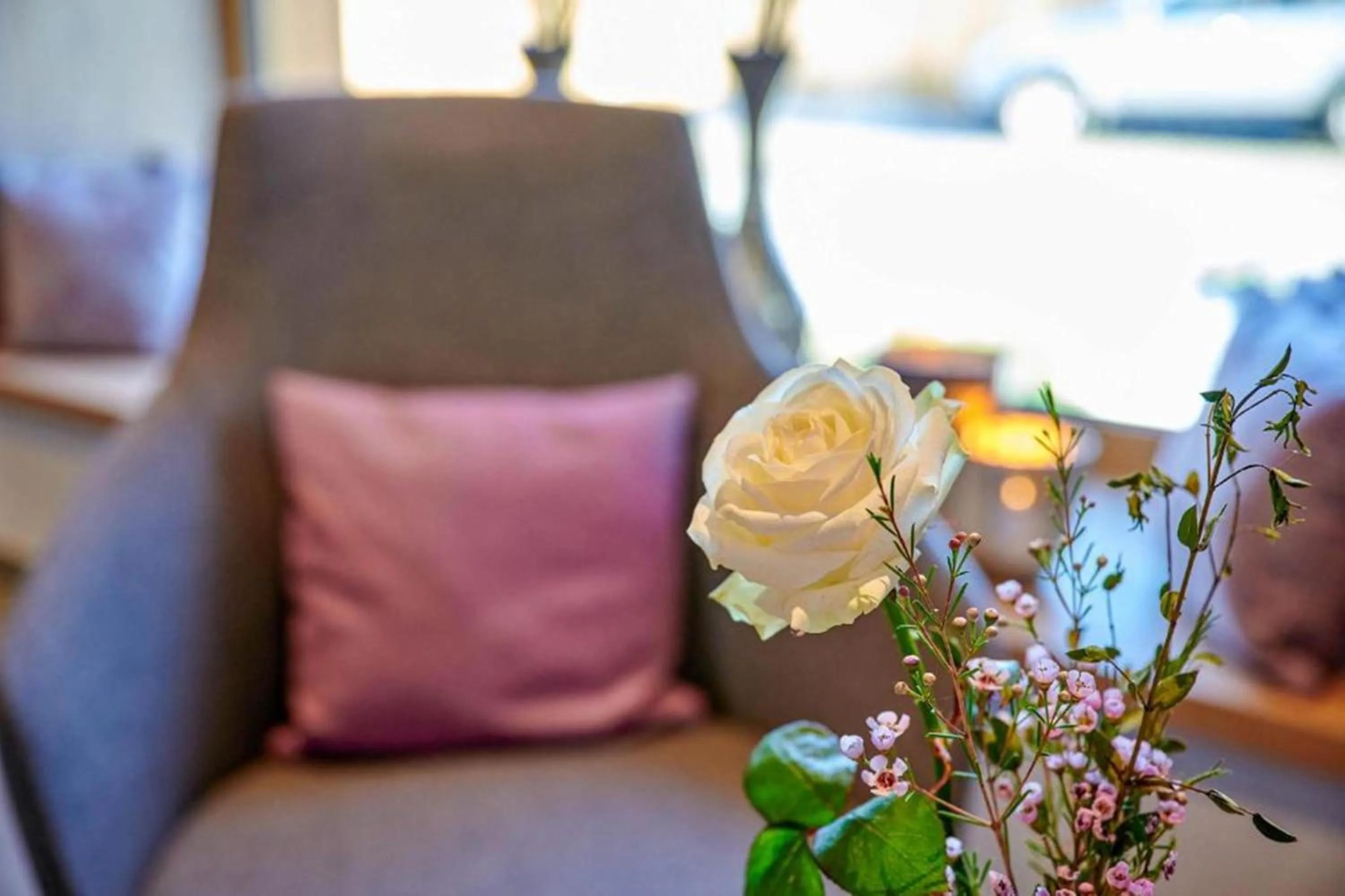 Decorative detail in Wellness und Brunch Hotel MorgenZeit beheizter Naturteich Genuss Frühstück bis 13 Uhr Hochkönig Sommercard