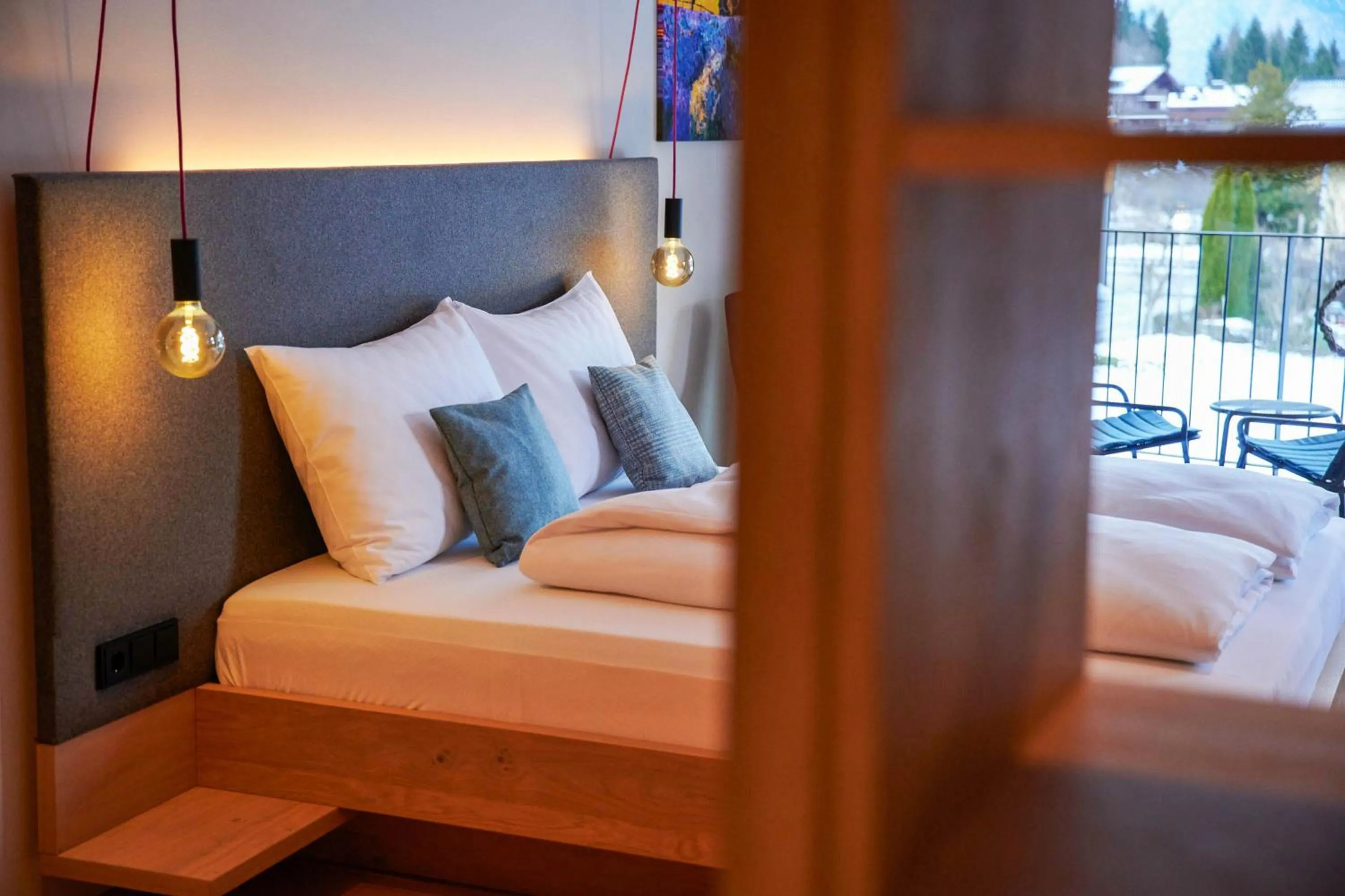 Bedroom, Bed in Wellness und Brunch Hotel MorgenZeit beheizter Naturteich Genuss Frühstück bis 13 Uhr Hochkönig Sommercard