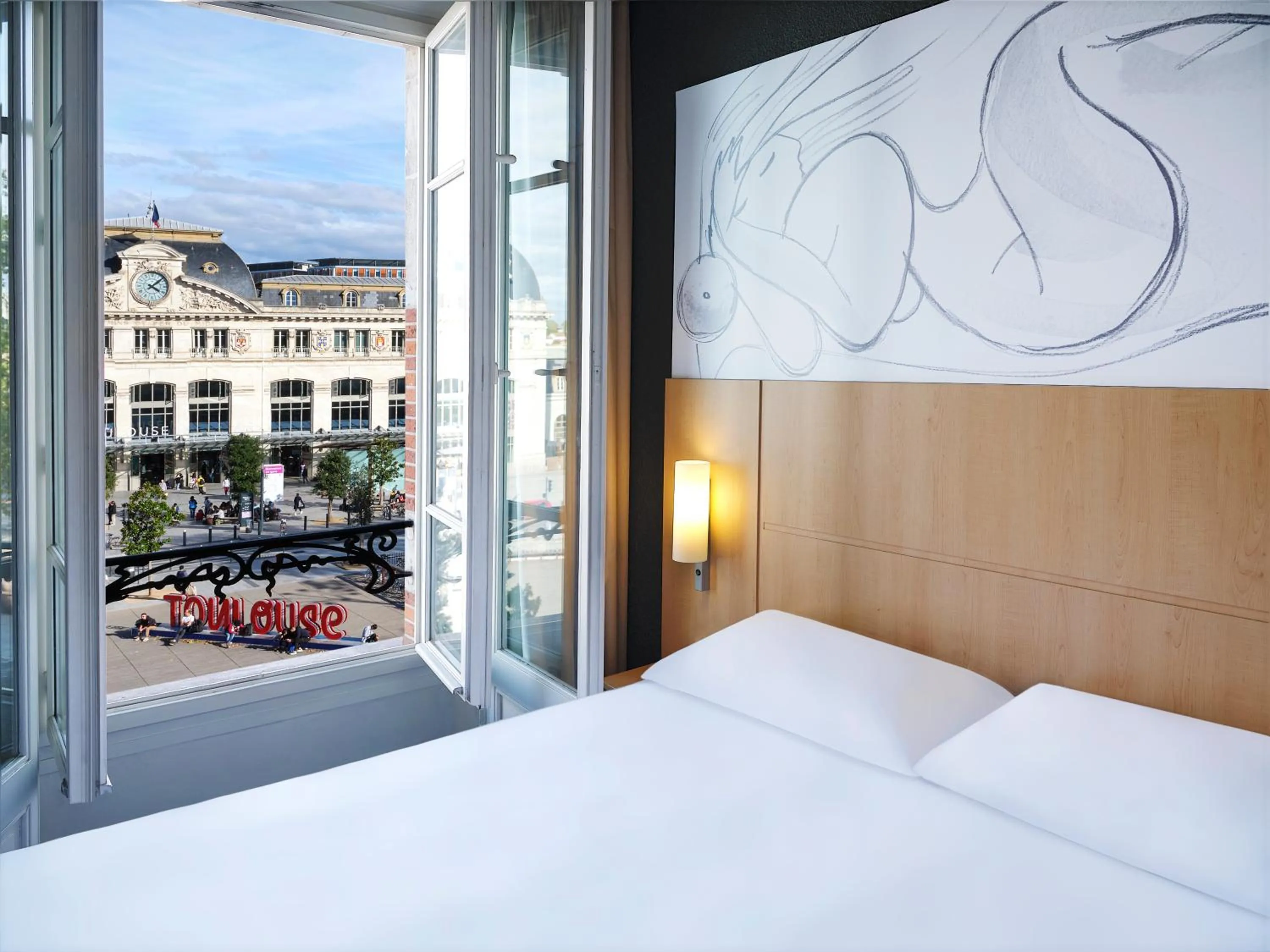 Bedroom, Bed in ibis Toulouse Gare Matabiau