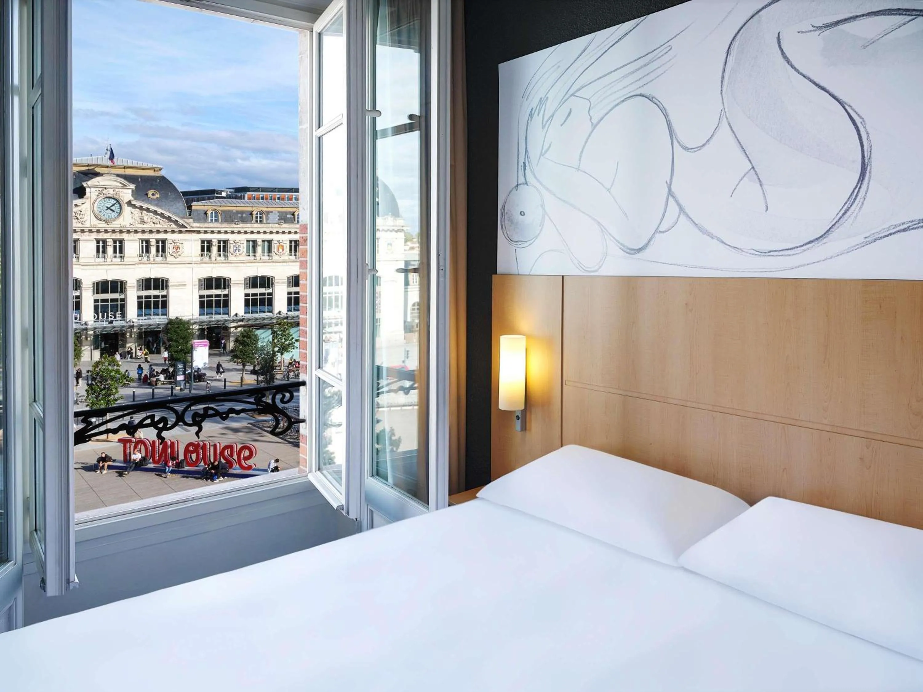 Bedroom, Bed in ibis Toulouse Gare Matabiau