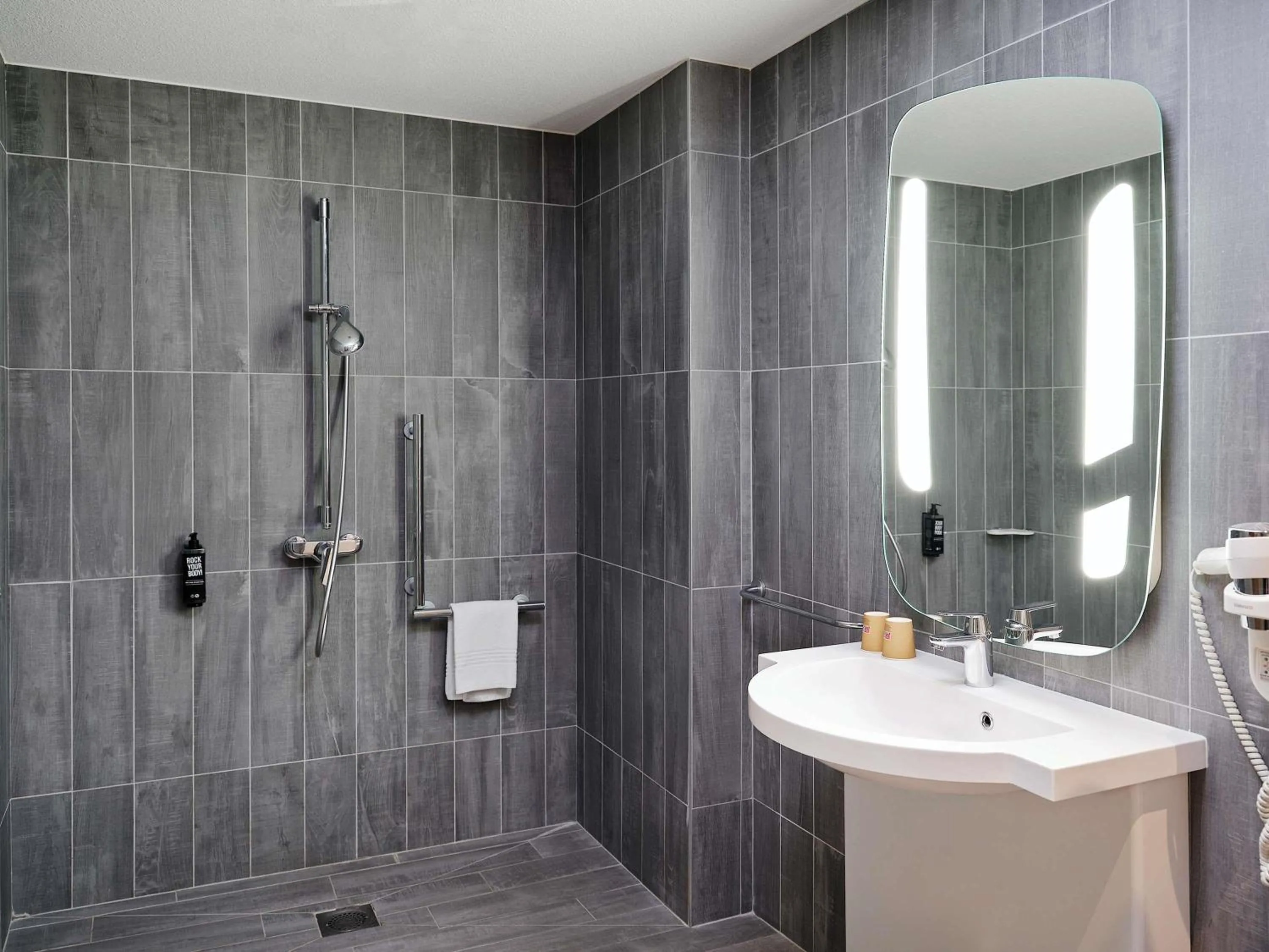 Bedroom in ibis Toulouse Gare Matabiau