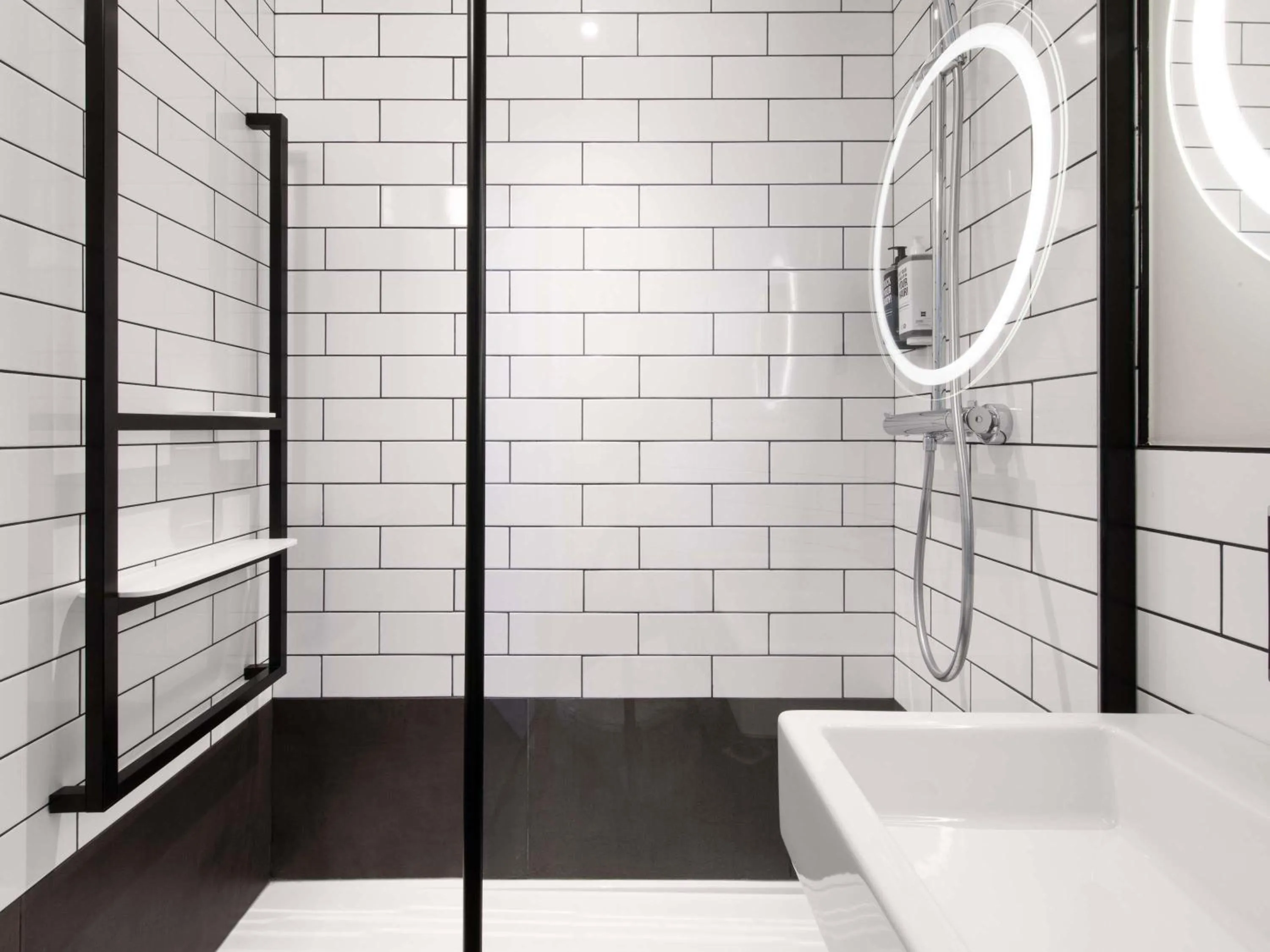 Bedroom in ibis Paris Gare de Lyon Diderot